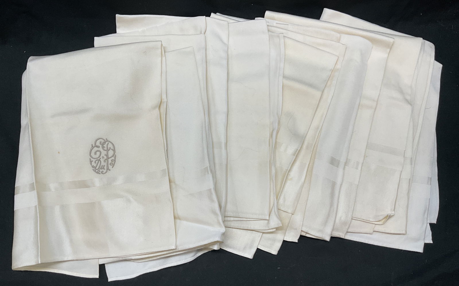 Set 12 Table Linen EP Du Cream Embroidered Napkins (1 of 6)