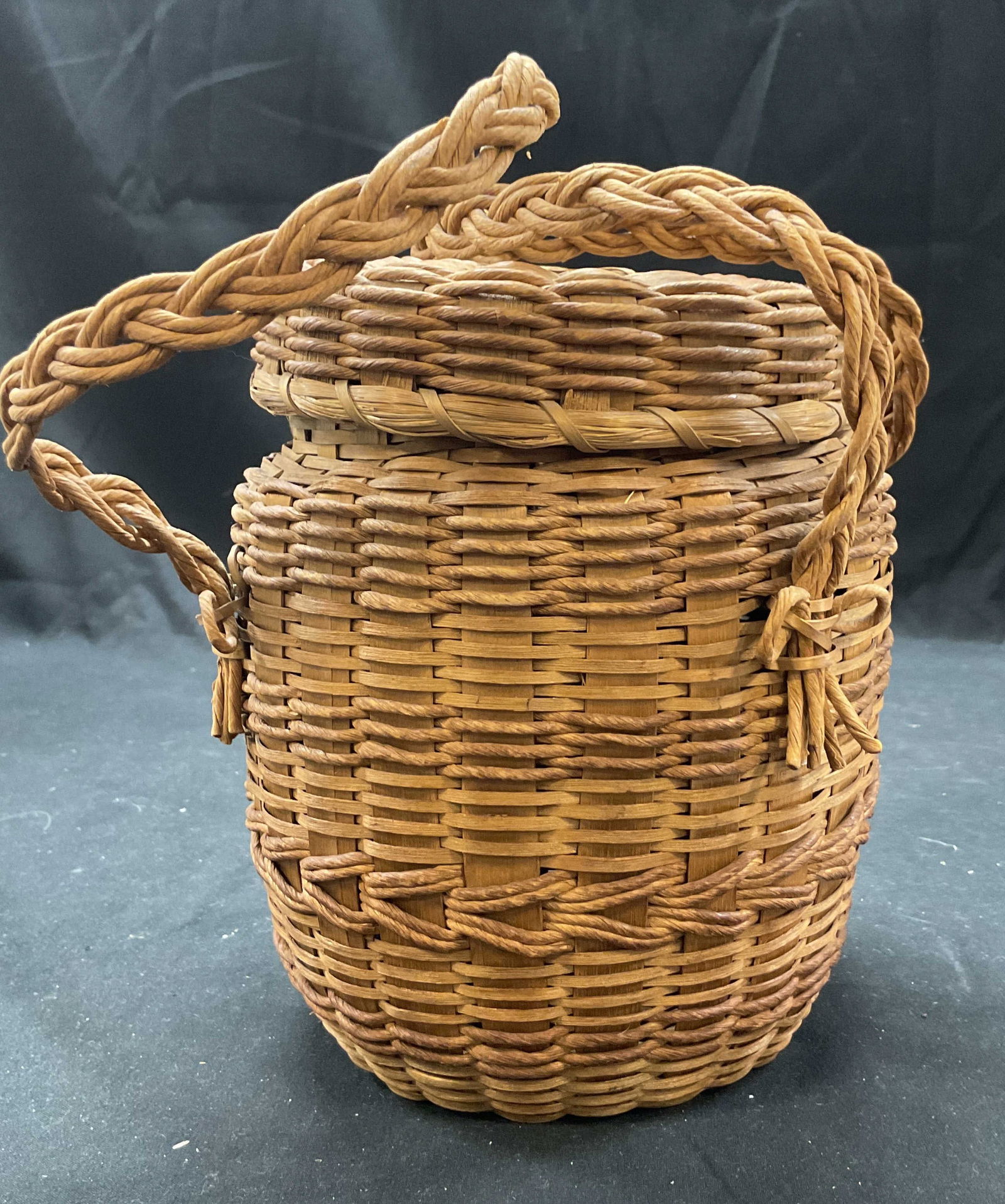 Atq c. 1920-50 Woven Micmac Basket w Handles (1 of 7)