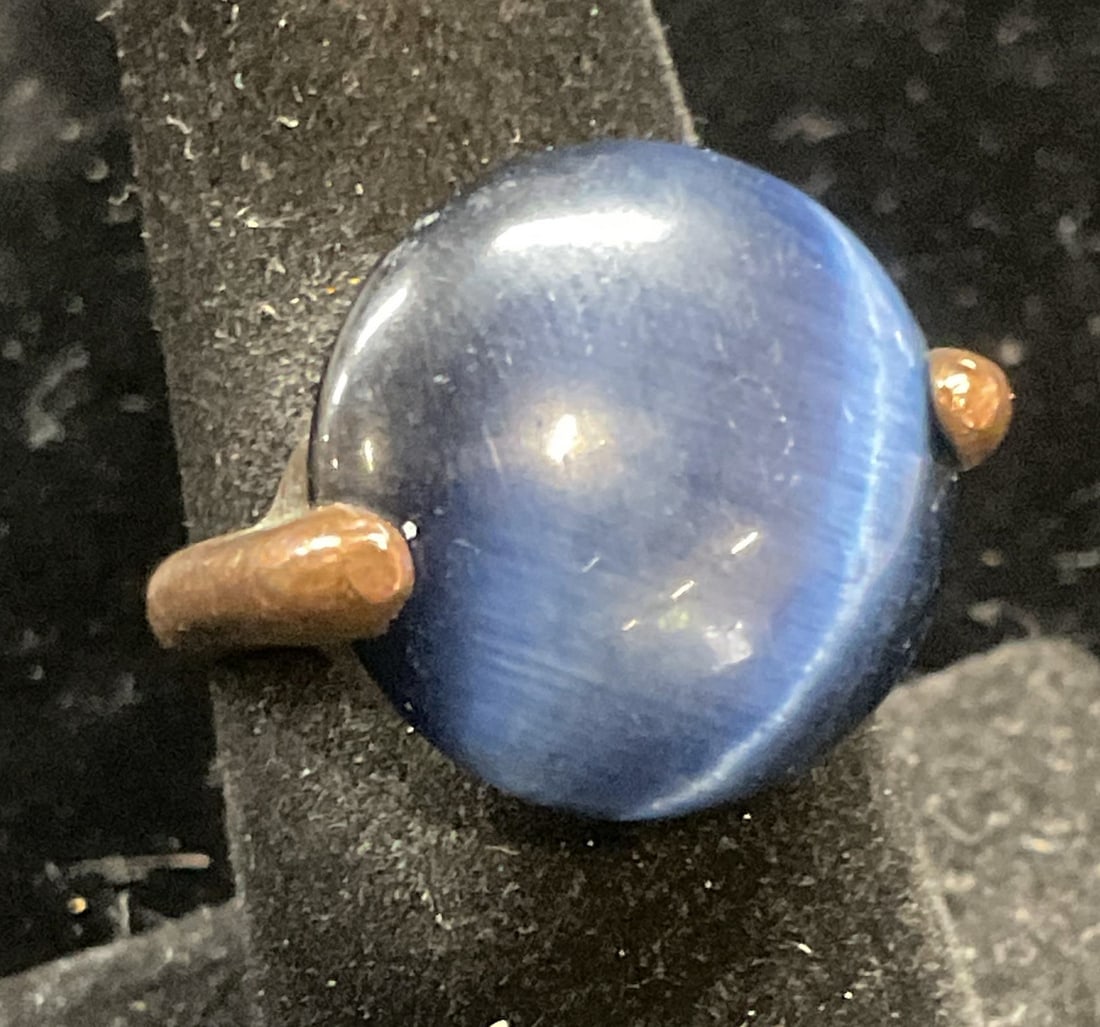 Vintage Copper Iridescent Blue Cabochon Ring (1 of 6)