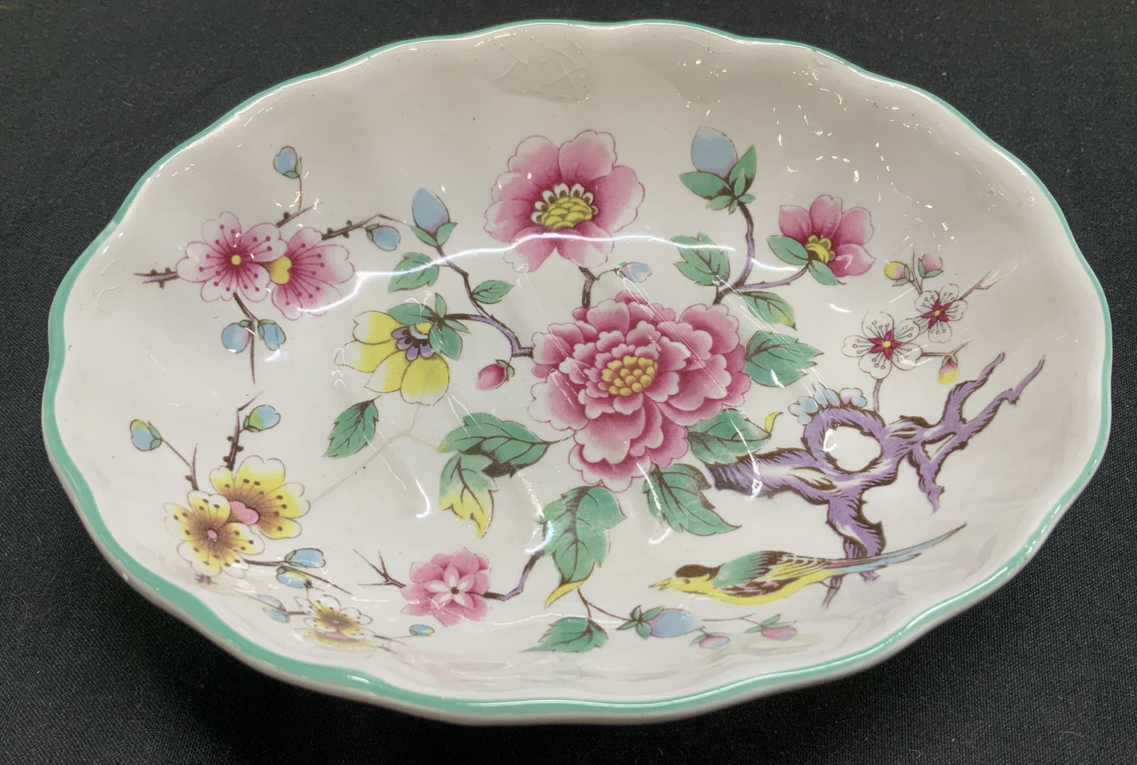 James Kent Chinese Rose Porc Dish ENGLAND: James Kent Chinese Rose Porc Soap Dish ENGLAND Porcelain soap dish featuring a Chinese rose pattern. Pattern consists of colorful pink roses & smaller blossoms. Dish is scalloped with a green trim. Si