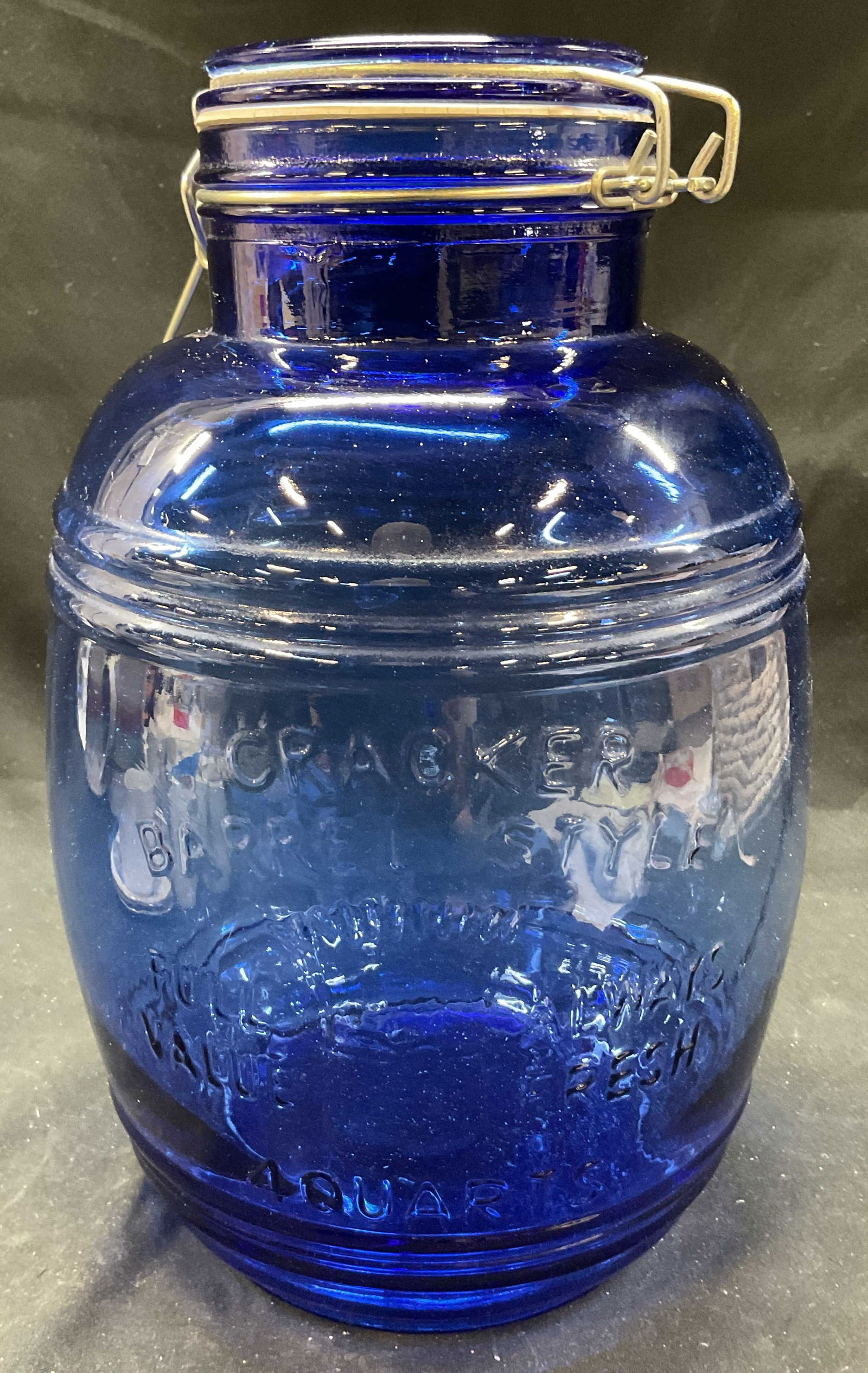 Vtg Cobalt Blue Glass Canister Jar Cracker Barrel (1 of 7)