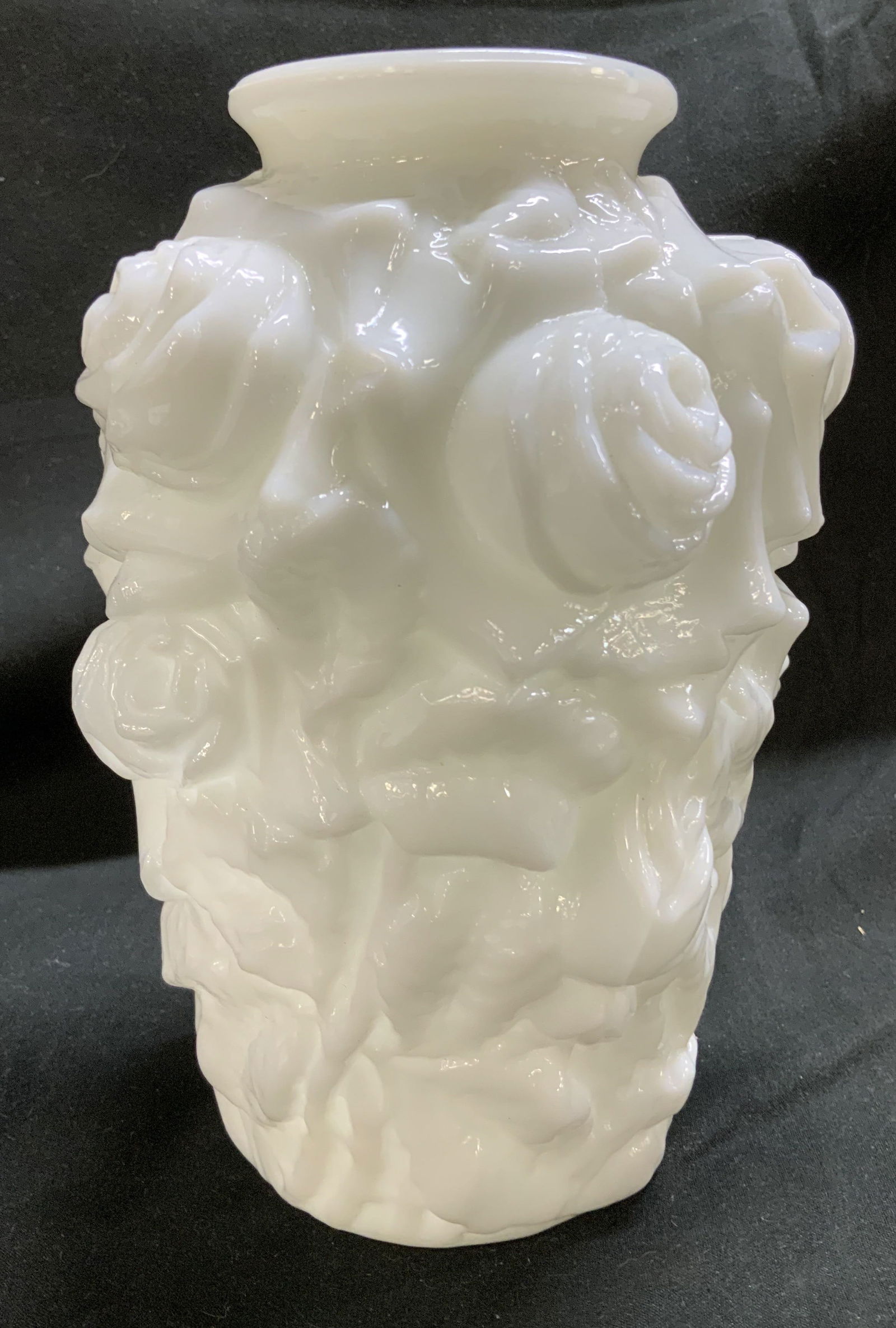 Vntg La Bella Rose Milk Glass Raised Relief Vase (1 of 6)