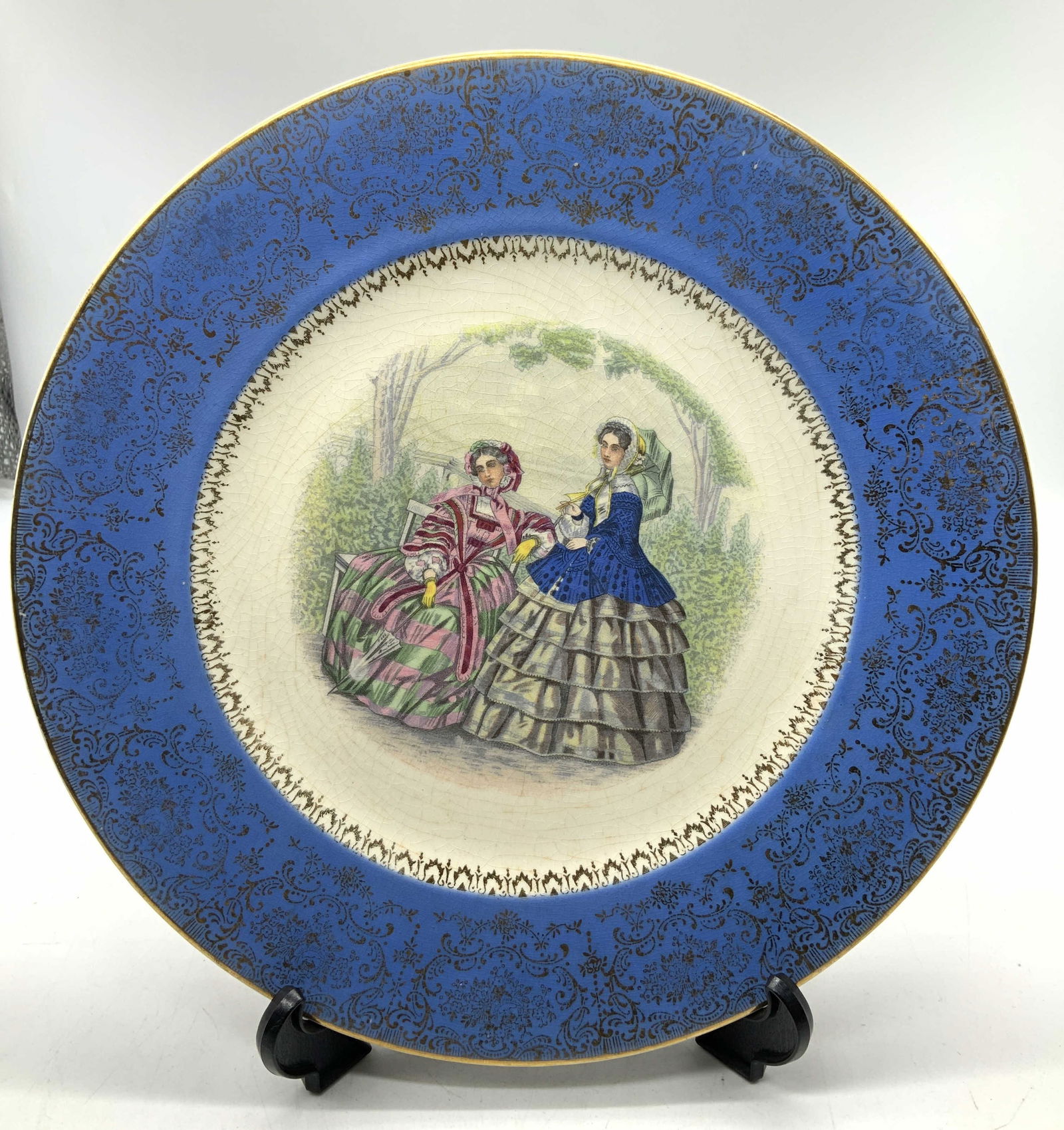 Vntg Century By Salem Victorian Ladies Plate USA: Vntg Century By Salem Victorian Ladies Plate USA Ceramic decorative plate featuring a Victorian ladies scene with 23k gold accents. Plate has a gold encrusted pattern with fine motifs around the rim.
