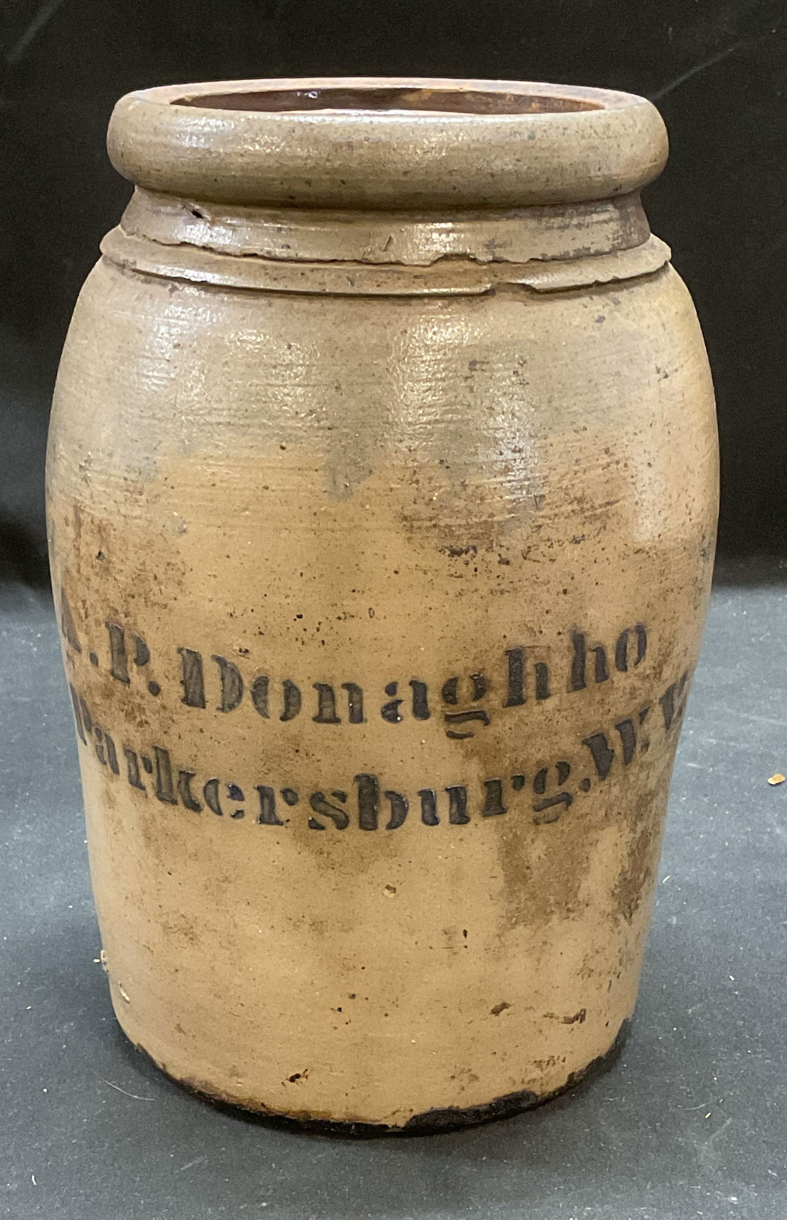 Antique AP Donaghho Stoneware Crock USA (1 of 6)