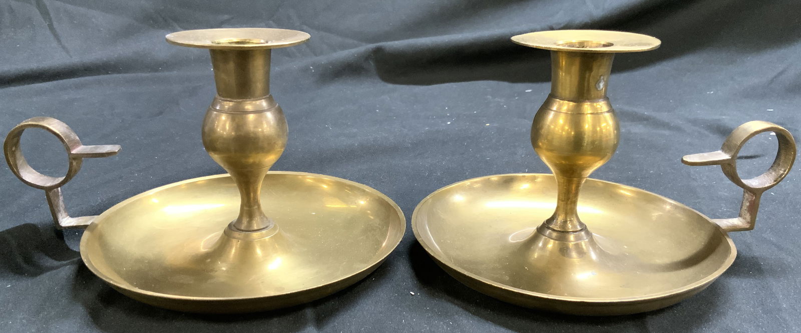 Pair Vintage Brass Chamber Candlesticks W Handles (1 of 8)