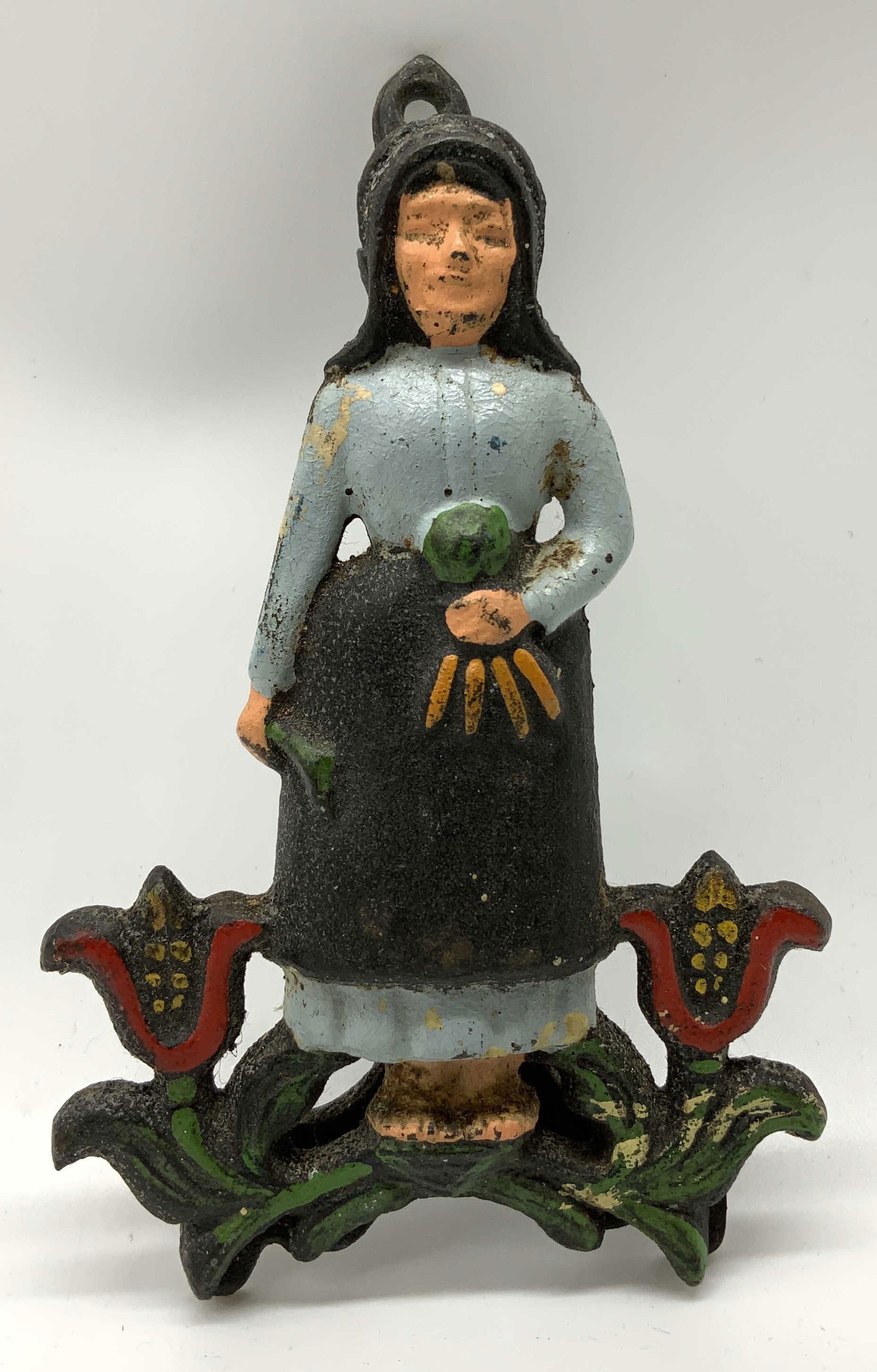 Vntg WILTON Cast Iron Amish Woman Spring Clip (1 of 6)