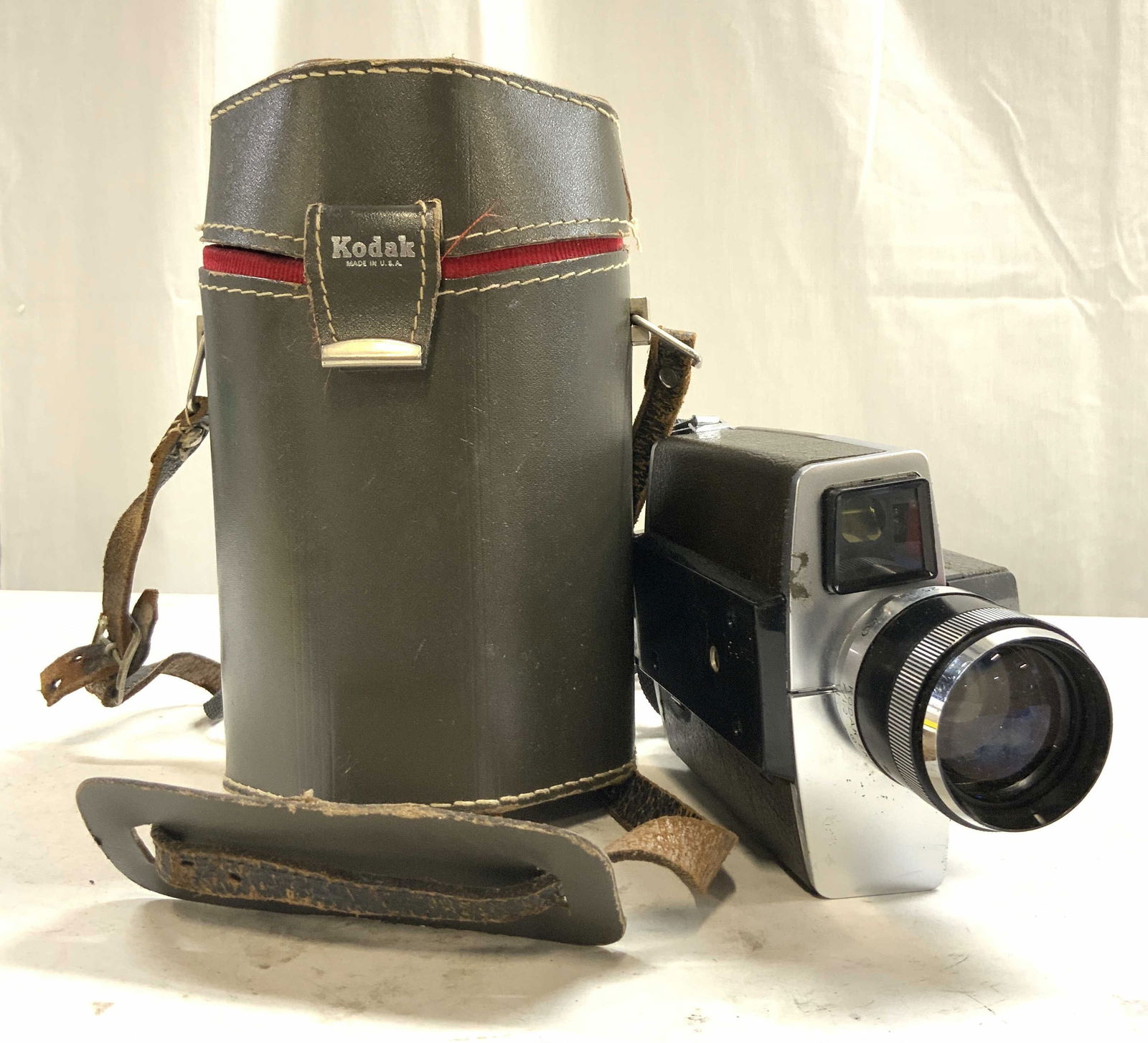 Vtg Kodak XL55 Super 8 Movie Camera & Case (1 of 7)
