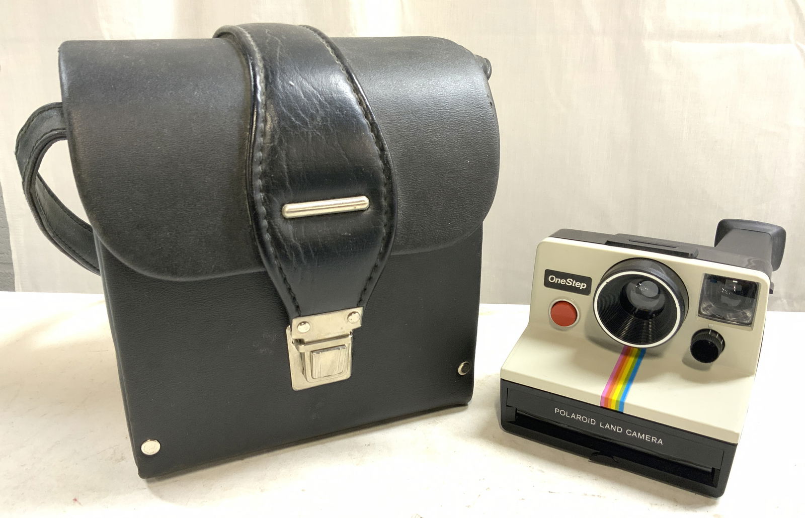 Polaroid OneStep Land Camera & Case (1 of 7)