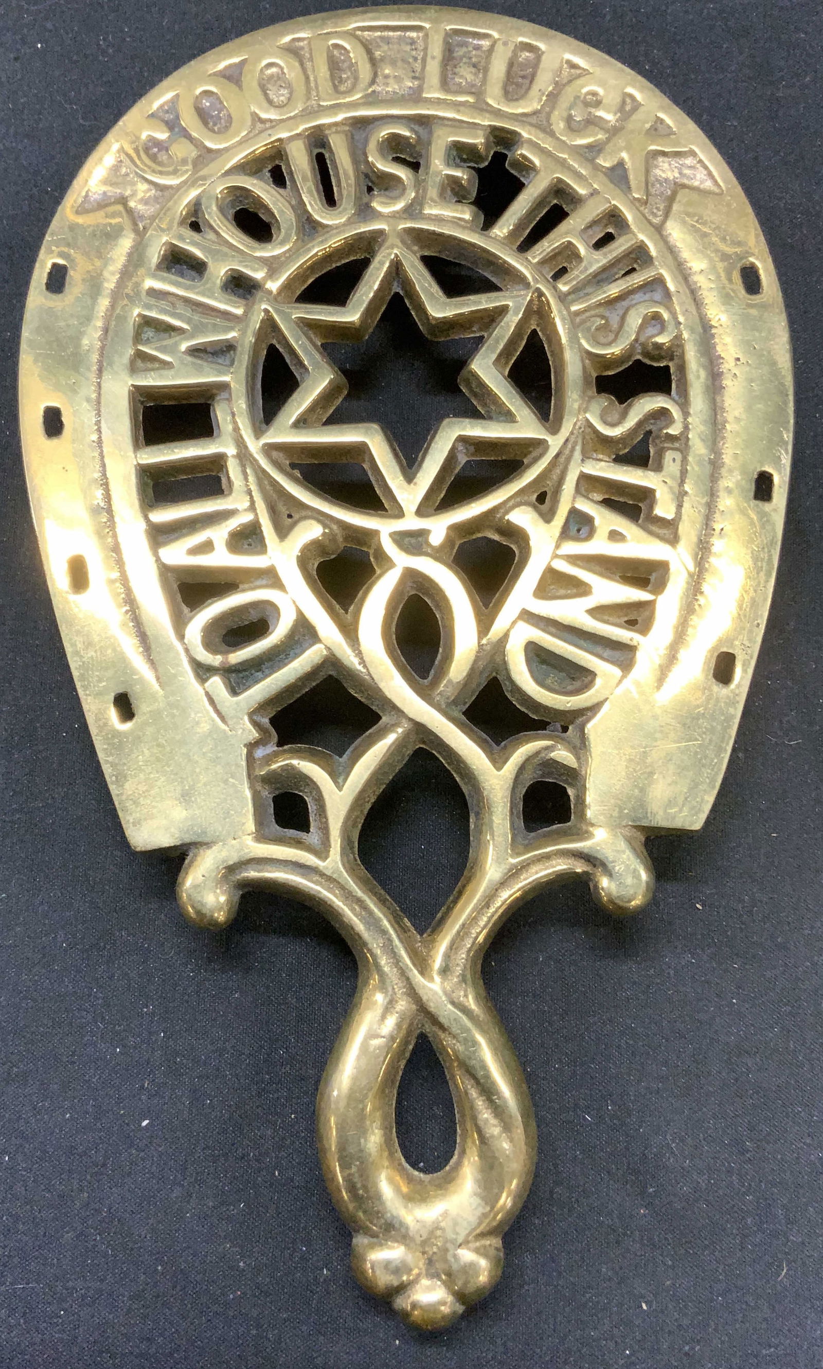 WILTON Vntg Hanging Brass Horseshoe Trivet (1 of 7)