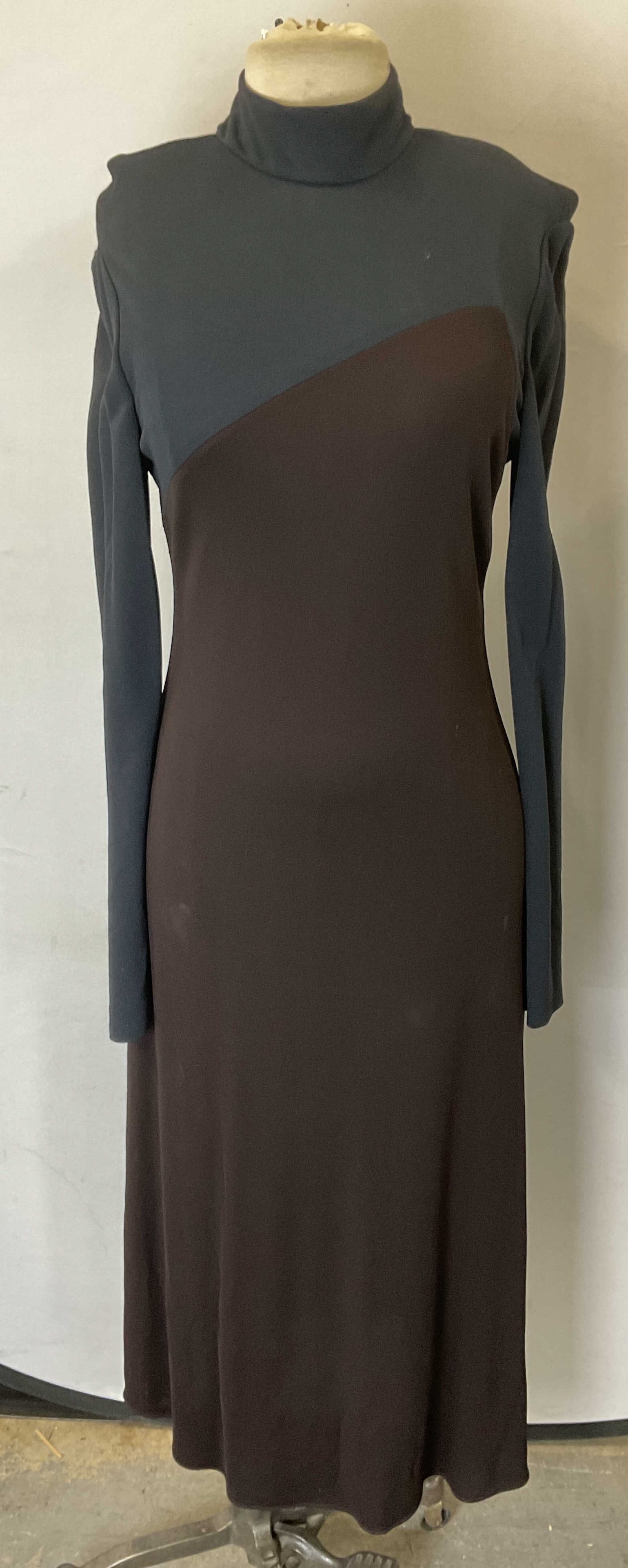 Calvin Klein Blue Purple Maxi Dress USA: Calvin Klein long sleeve color block maxi dress in blue and purple. Size 10. Viscose rayon. Some blemishes observed. Calvin Klein dress, designer dress, long sleeve dress, maxi dress, blue dress, purp