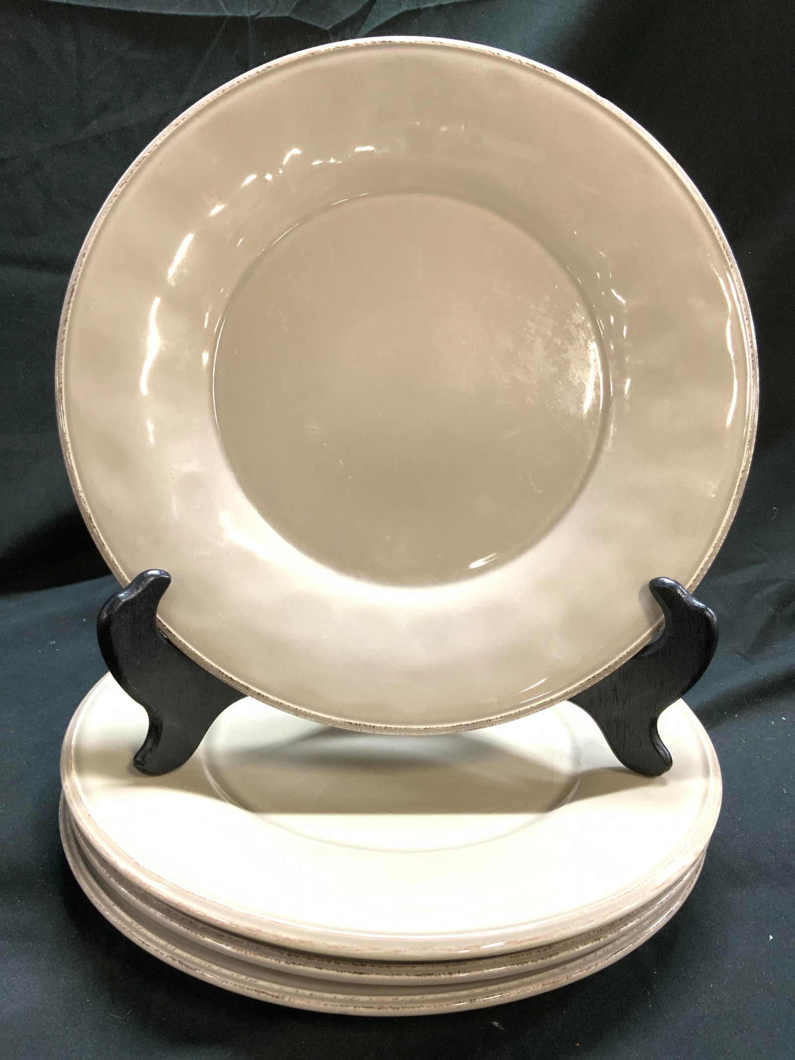 COTE TABLE & AMERICAN RETOLD 4 Ceramic Plts Slate: Lot includes 3 plates trademarked AMERICAN RETOLD & 1 COTE TABLE. Each plate is slate toned and ceramic with glazed finishes. Plates each measure approximately 11.25 inches diameter. Plates, ceramic p