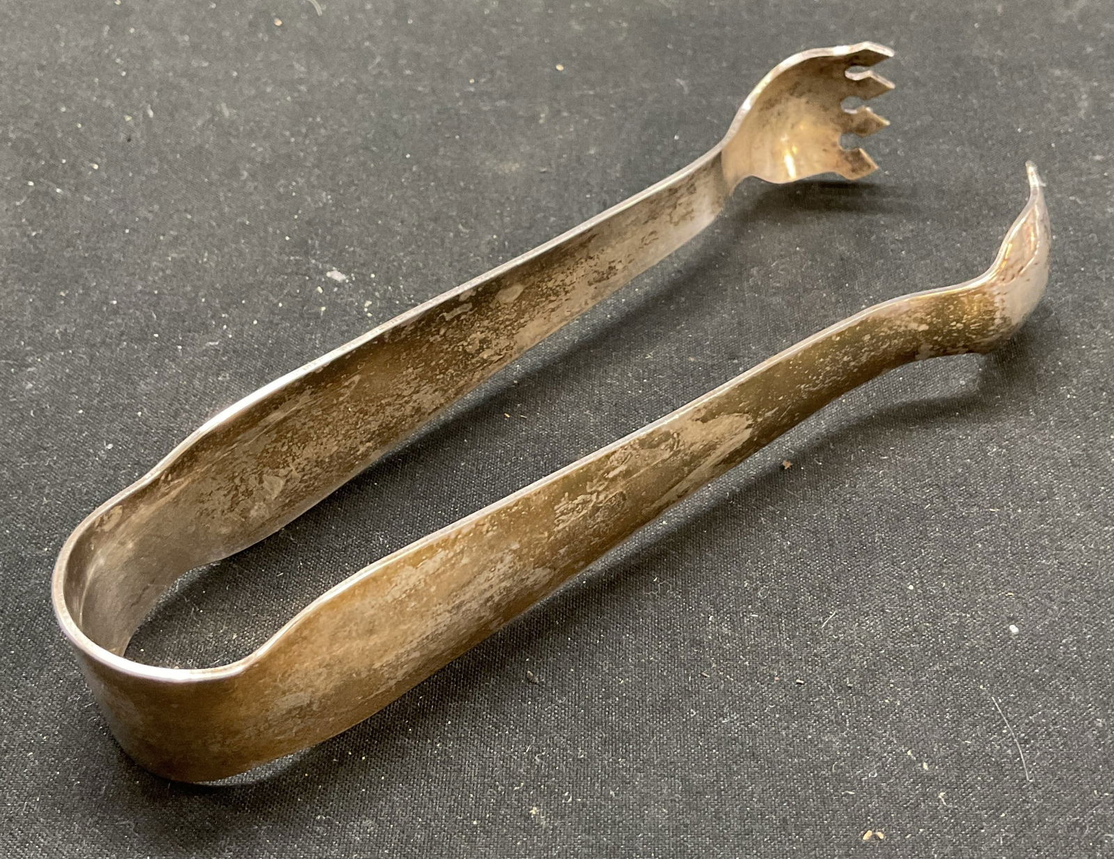 Vtg Silver Plated Sugar Cube Tongs, 5.75 in Long (1 of 7)