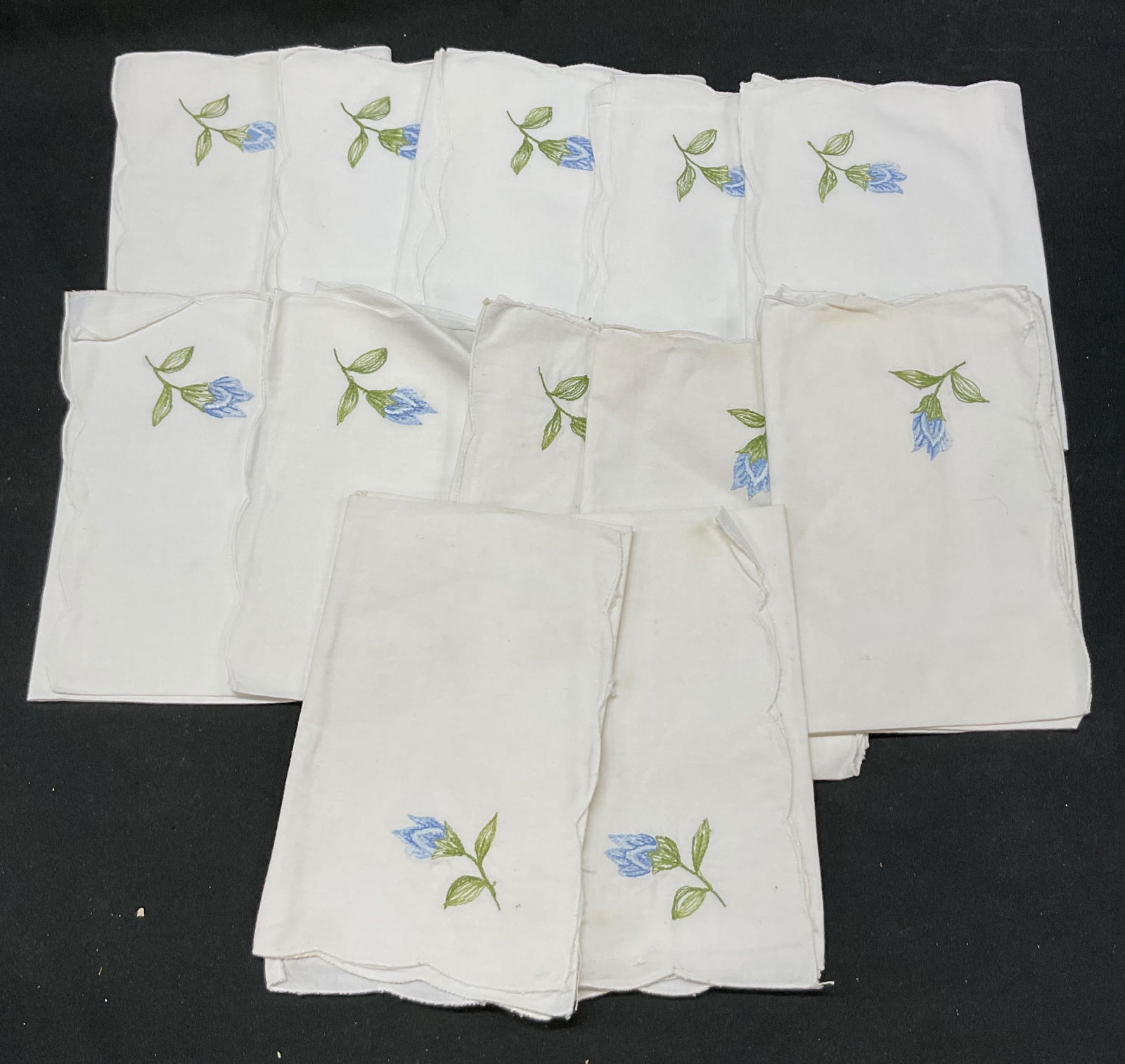 Set 12 Table Linen Embroidered Blue Flower Napkins (1 of 6)