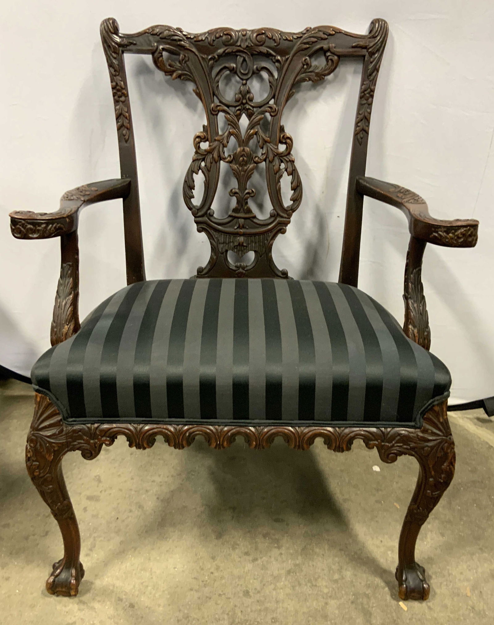 Atq Wooden Writing Desk Chair W Ball & Claw Feet (1 of 12)