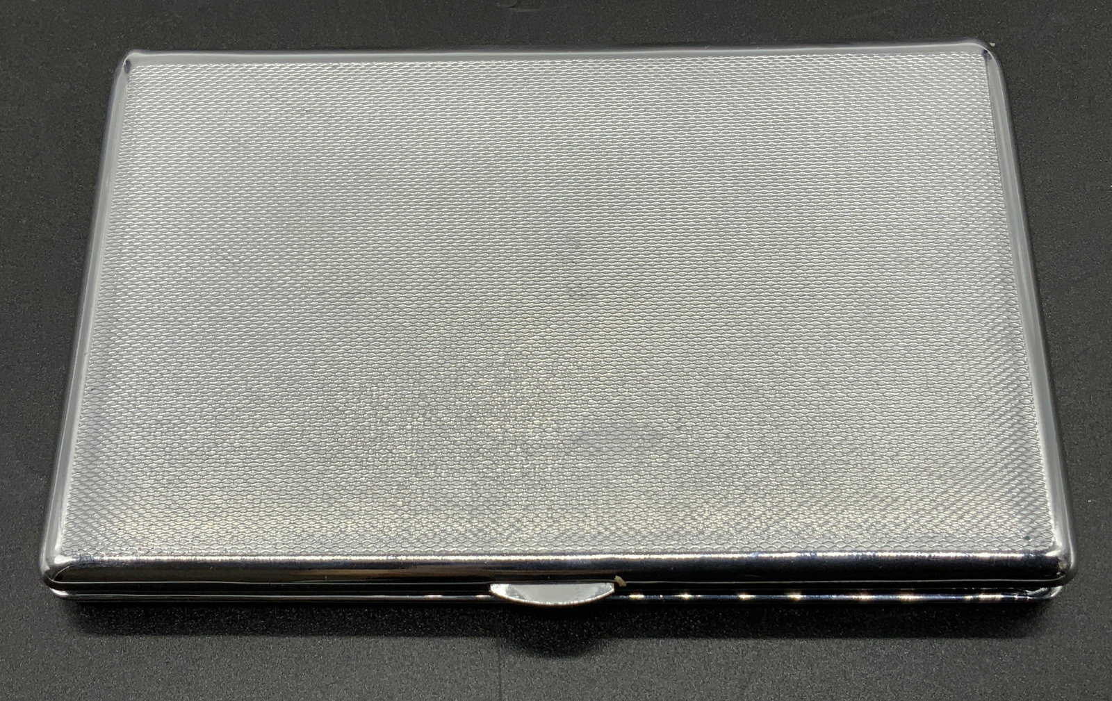 PARKER Vntg Chrome Toned Cigarette Case ENGLAND: PARKER Vntg Chrome Toned Cigarette Case ENGLAND Cigarette case appears to be chrome toned material & features a snap closure. Interior of case reads, PARKER & MADE IN ENGLAND. Surface wear consistent 