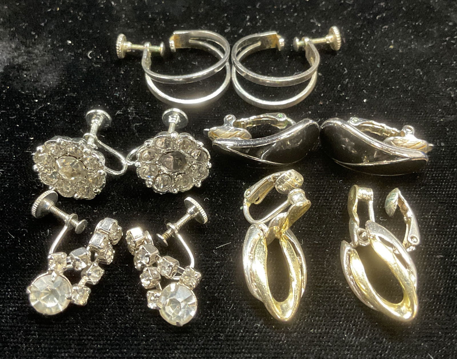 Lot 5 Trifari Enamel Earring, Costume Jewelry (1 of 7)