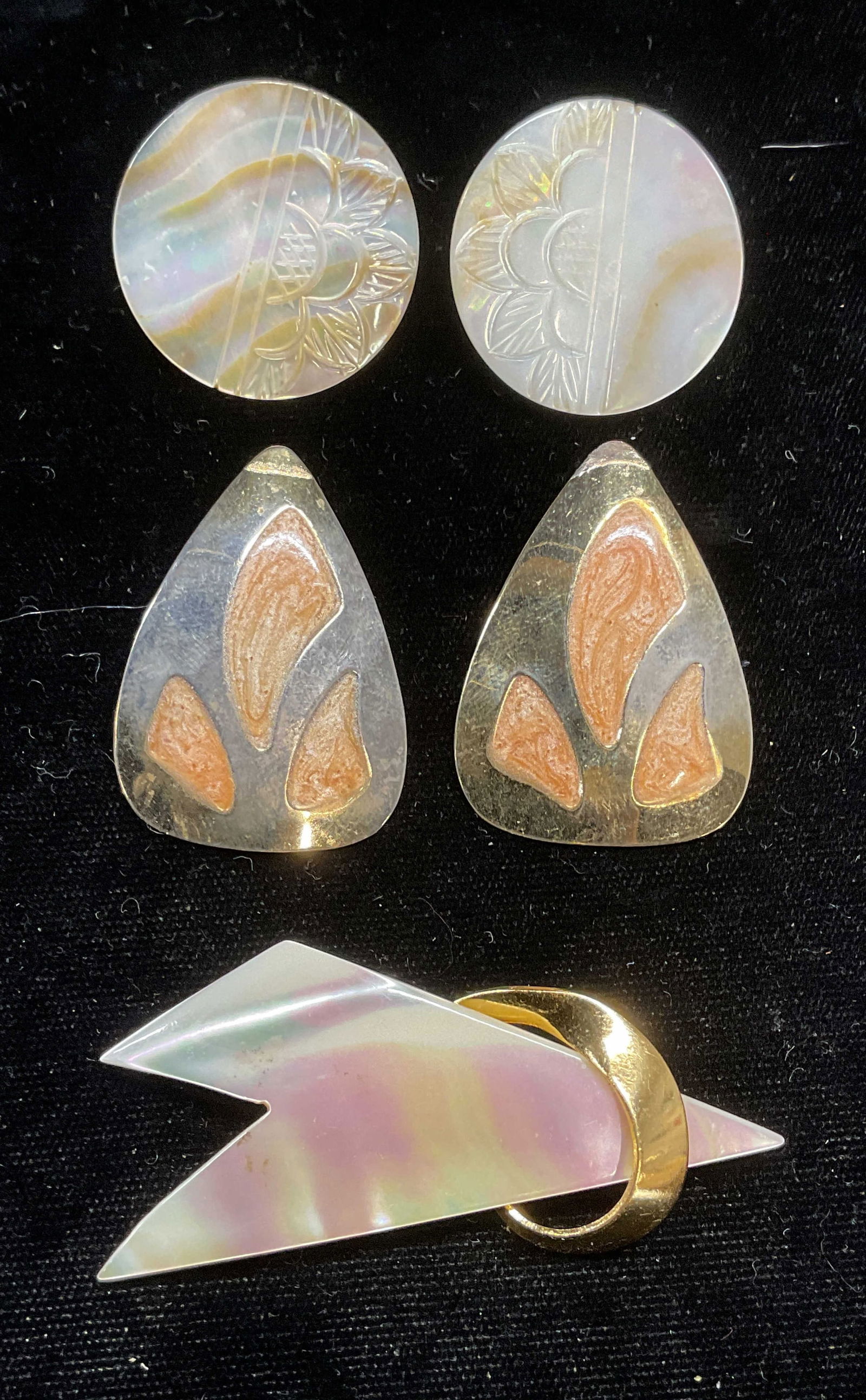 Lot 3 Carved Shell Earrings, MOP Brooch + (1 of 8)