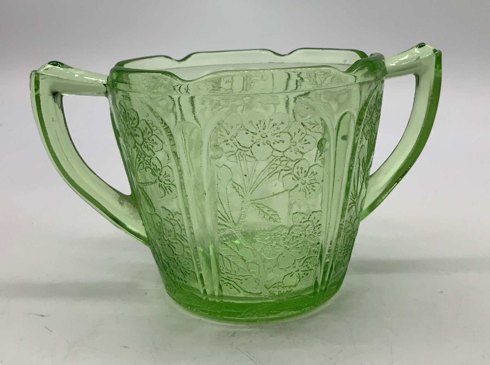 Vntg Uranium Glass Floral Etched Sugar Bowl (1 of 7)