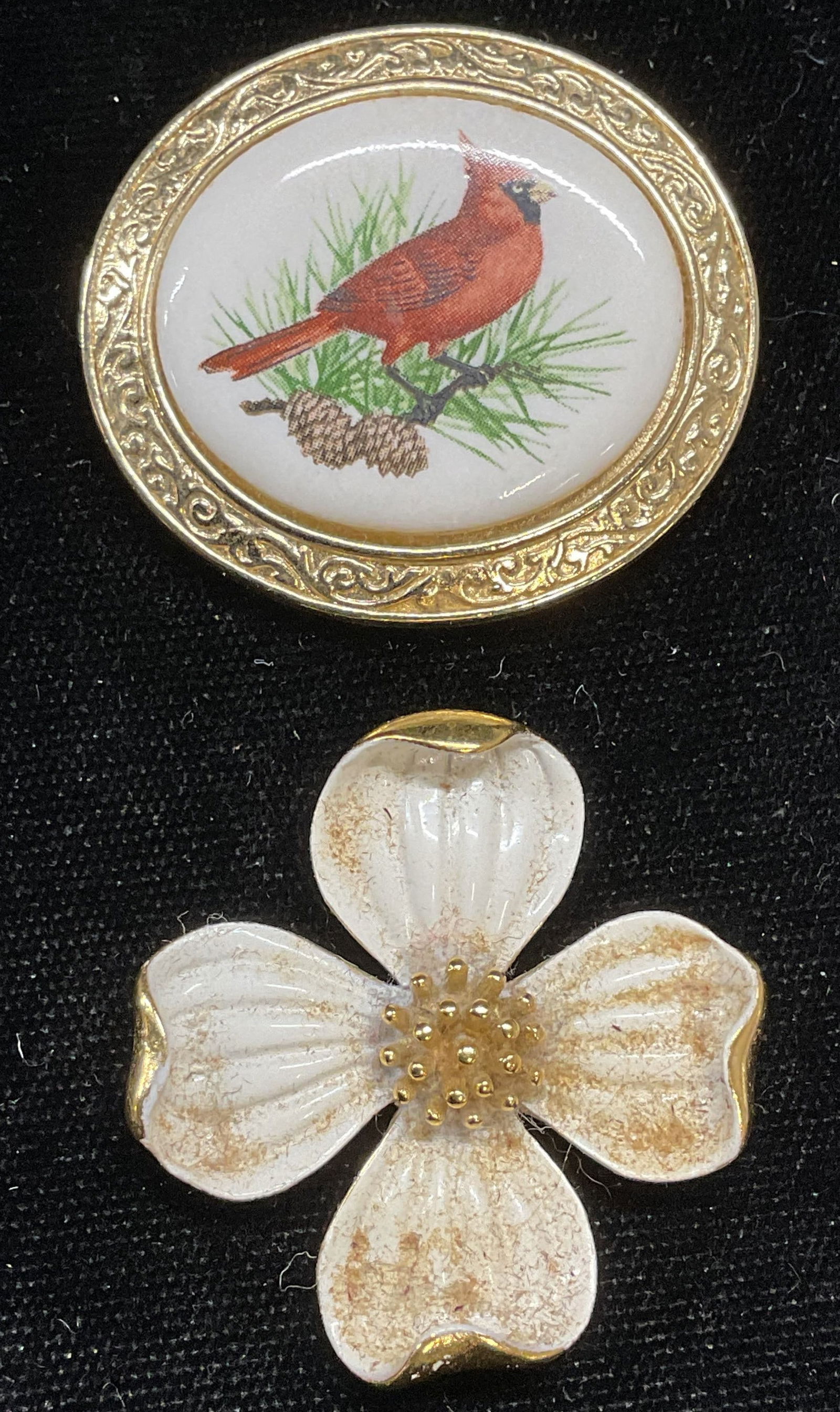Lot 2 Trifari Flower & Avon Cardinal Pendants (1 of 6)