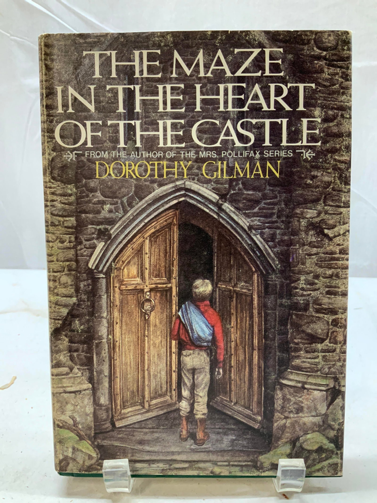 1983 Maze in the Heart of Castle 1st Ed. Bk GILMAN: 1983 Maze in the Heart of Castle 1st Ed. Bk GILMAN The Maze in the Heart of the Castle book by Dorothy Gilman. Author of the Mrs. Pollifax Series. Copyright 1983 by Dorothy Gilman Butters. Printed in