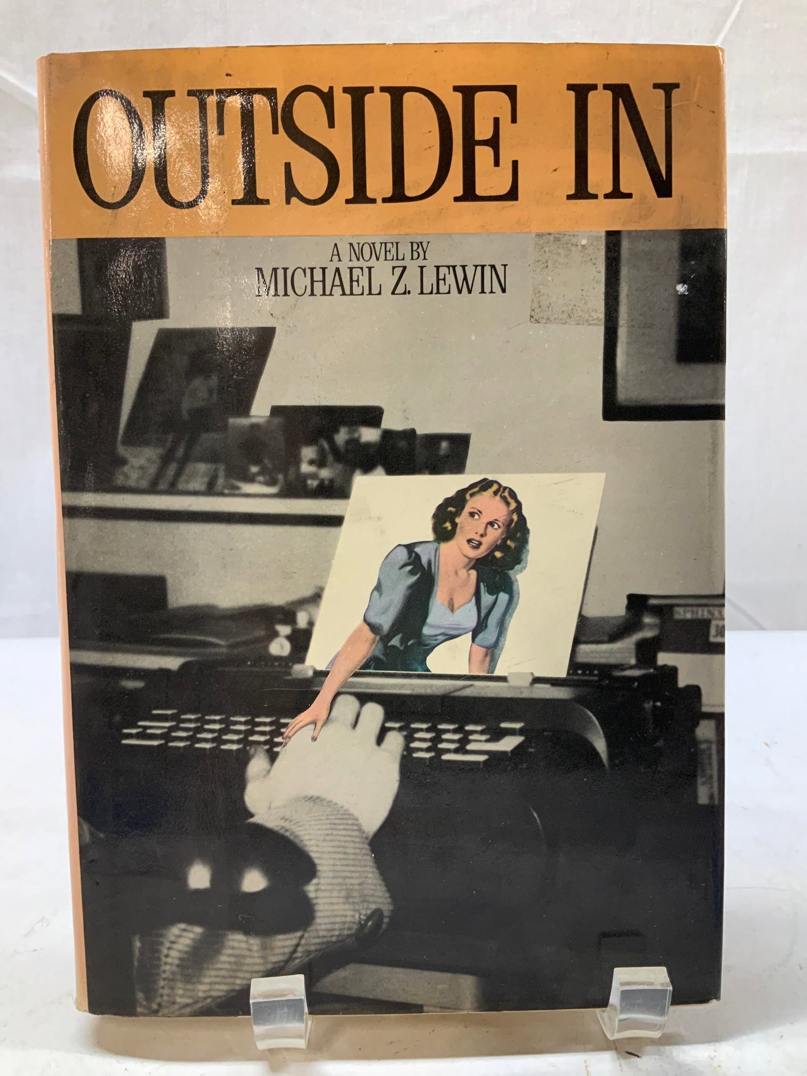 1980 Outside In Mystery Novel First Edition LEWIN: 1980 Outside In Mystery Novel First Edition LEWIN Outside In novel by Michael Z. Lewin. COPYRIGHT 1980 by Michael Z. Lewin. Manufactured in the U.S.A First Edition. Front cover features illustrations 