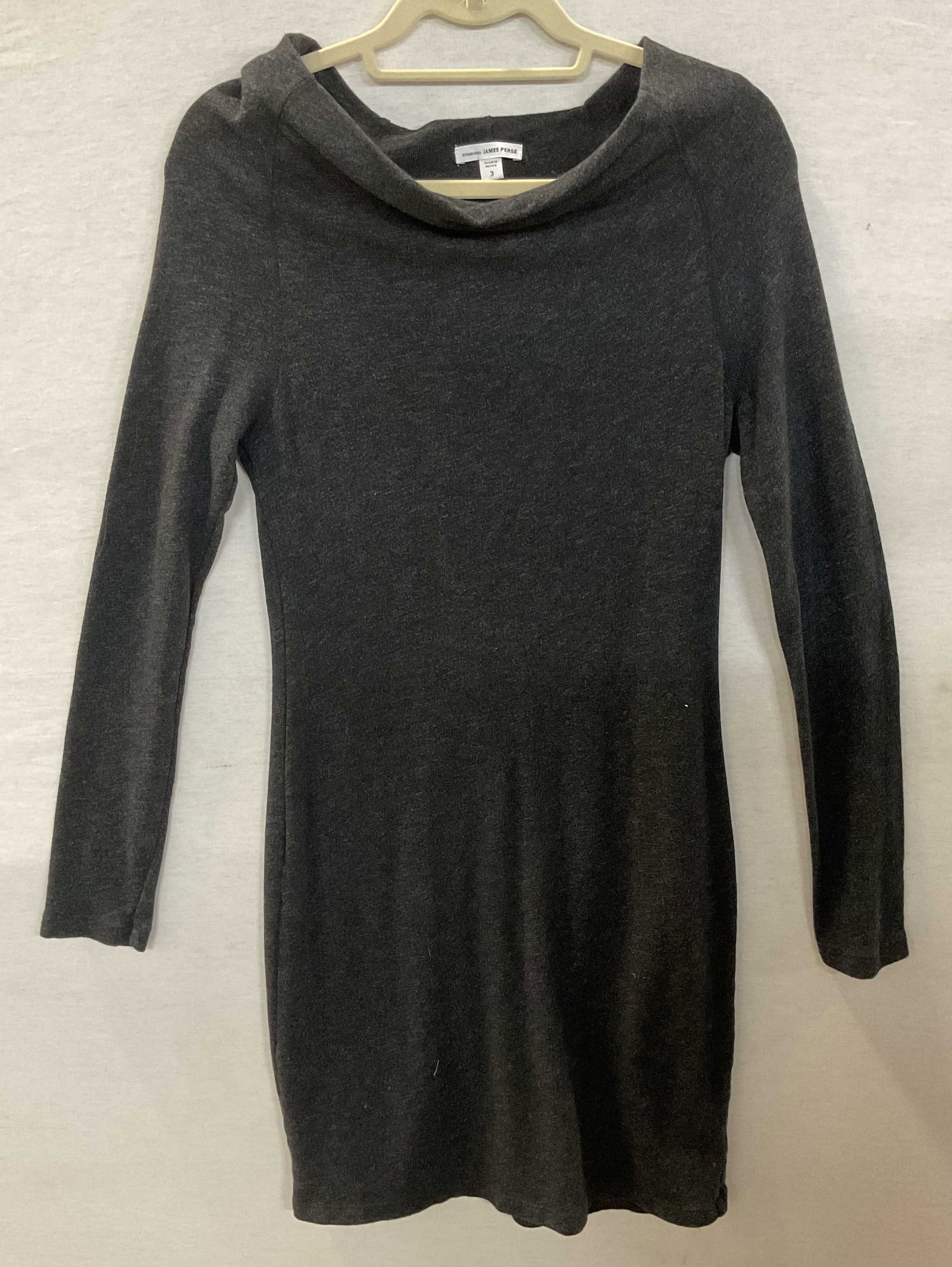 James Perse Grey Long Sleeve Cotton Dress: James Perse grey long sleeve midi dress. Cotton blend. Size 3. Some wear to material consistent with exposure. James Perse dress, designer dress, grey dress, long sleeve dress, cotton dress, fall fash