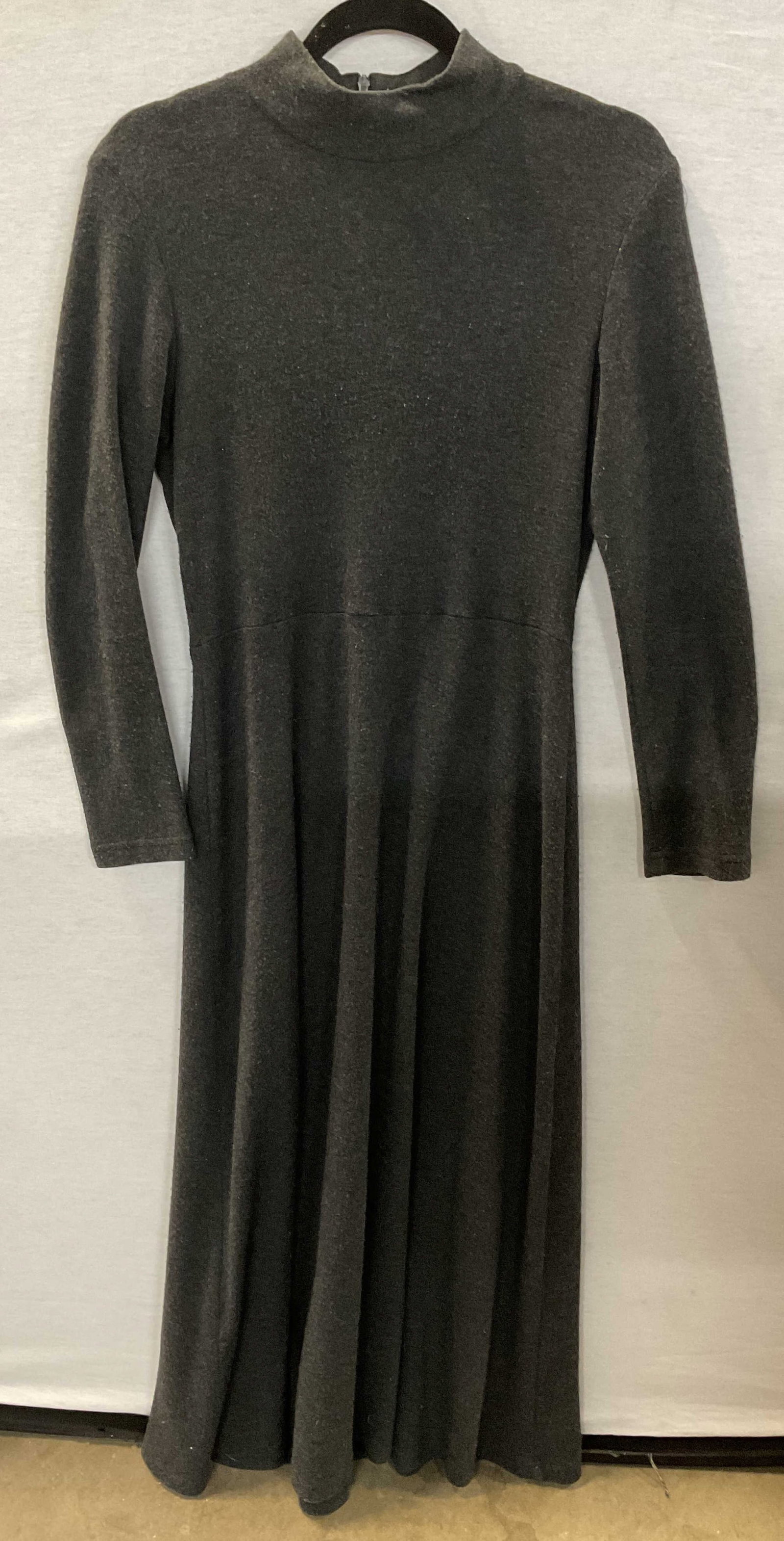 Vision Apparel Grey Long Sleeve Maxi Dress USA: Vision Apparel grey long sleeve turtleneck maxi dress. Size 10. 100% acrylic. Made in USA. Some pilling. Vision apparel dress, designer dress, long sleeve dress, grey dress, knit dress, turtleneck dre