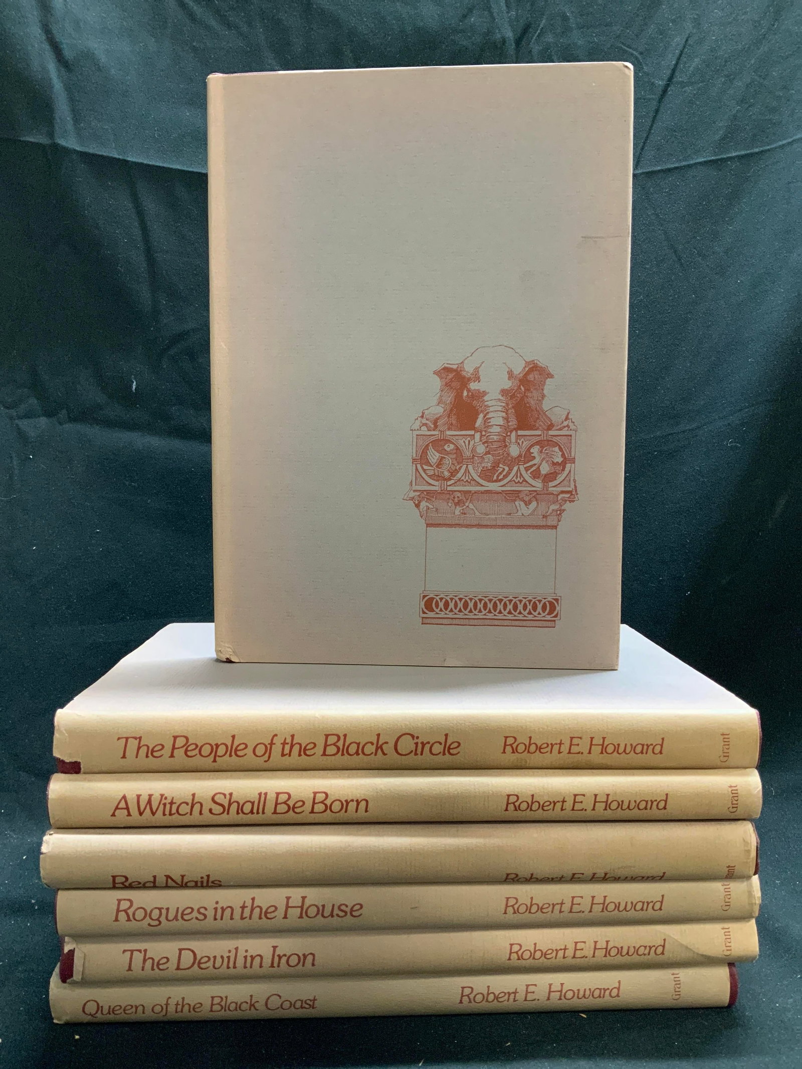 7 Fantasy Novella Series 1970s Illustr Bks HOWARD: 7 Fantasy Novella Series 1970s Illustr Bks HOWARD Lot includes, A Witch Shall be Born, The People of the Black Circle, Rogues in the House, The Tower of the Elephant, Red Nails, The Devil in Iron & Qu