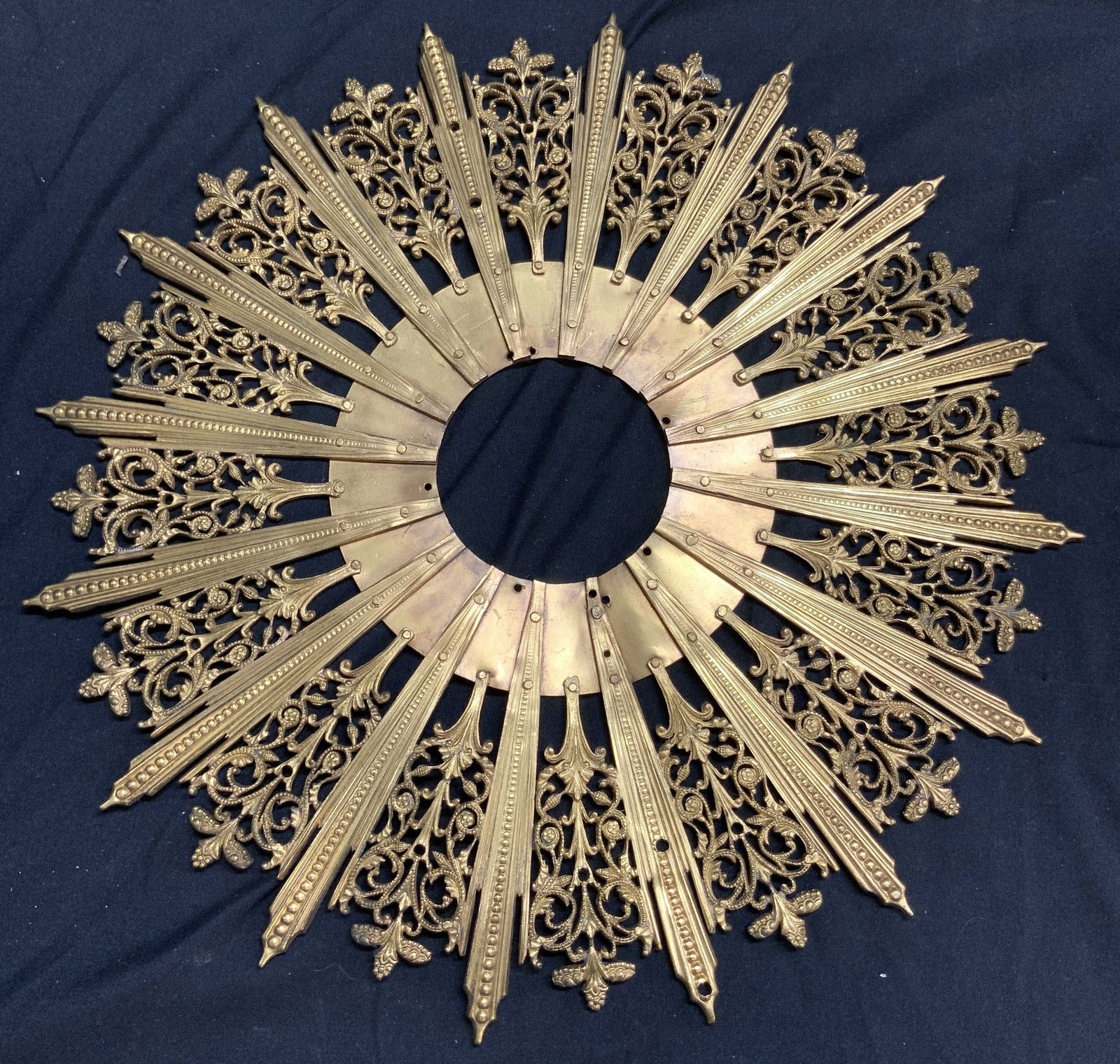 Vtg Italian Florentine Style Scrolled Brs Wall Dec (1 of 7)