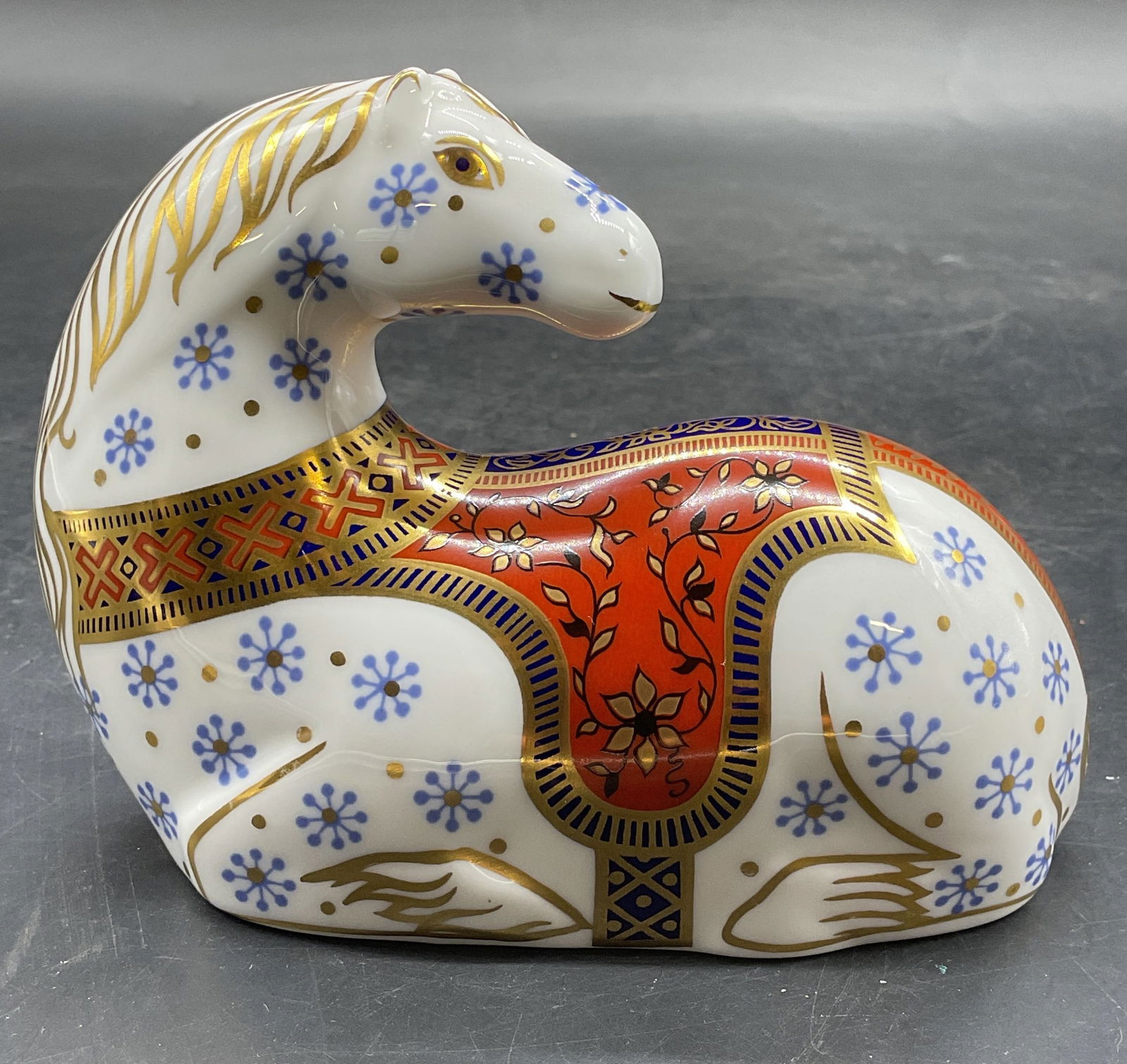 Signed Royal Crown Derby Imari Horse Fig Eng 1995: Royal Crown Derby fine bone china Imari horse figurine. Artist signed on underside, illegible. Dated 1995. Reads Royal Crown Derby English Bone China, G, P, signed illegibly, also appears to read 1995