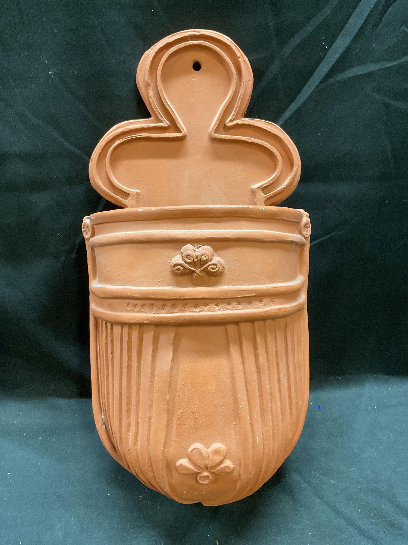 Bennington Potters Terracotta Wall Pocket 1993 USA (1 of 6)