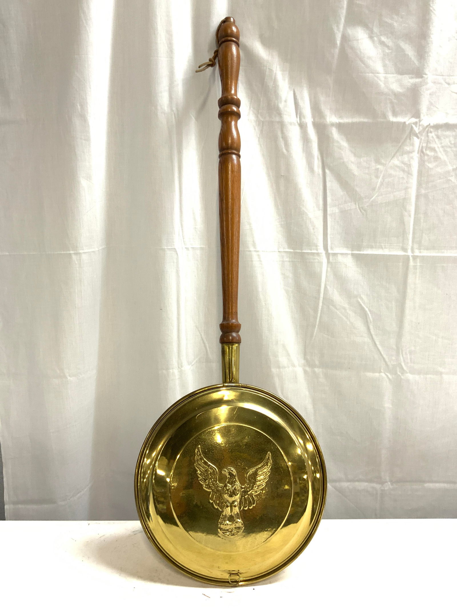 Antq Brass Bed Warmer W Wooden Handle 34in (1 of 8)