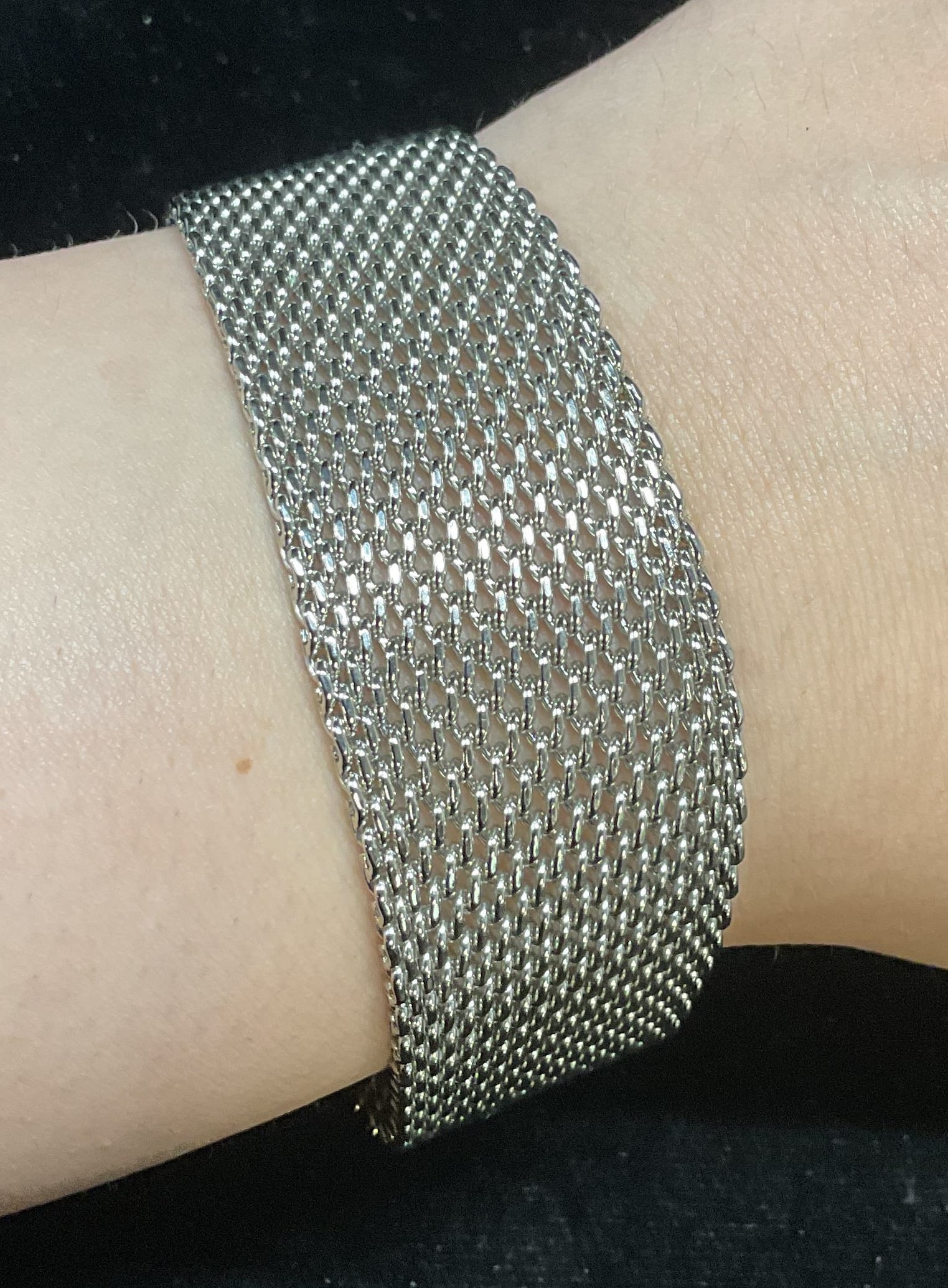 Vintage Silver Tone Mesh Chain Bracelet: Vintage silver tone mesh chain bracelet. Measures approx 7 inches long. Some wear including scratching. Jewelry, estate jewelry, costume jewelry, cocktail jewelry, fashion jewelry, accessories, fashio