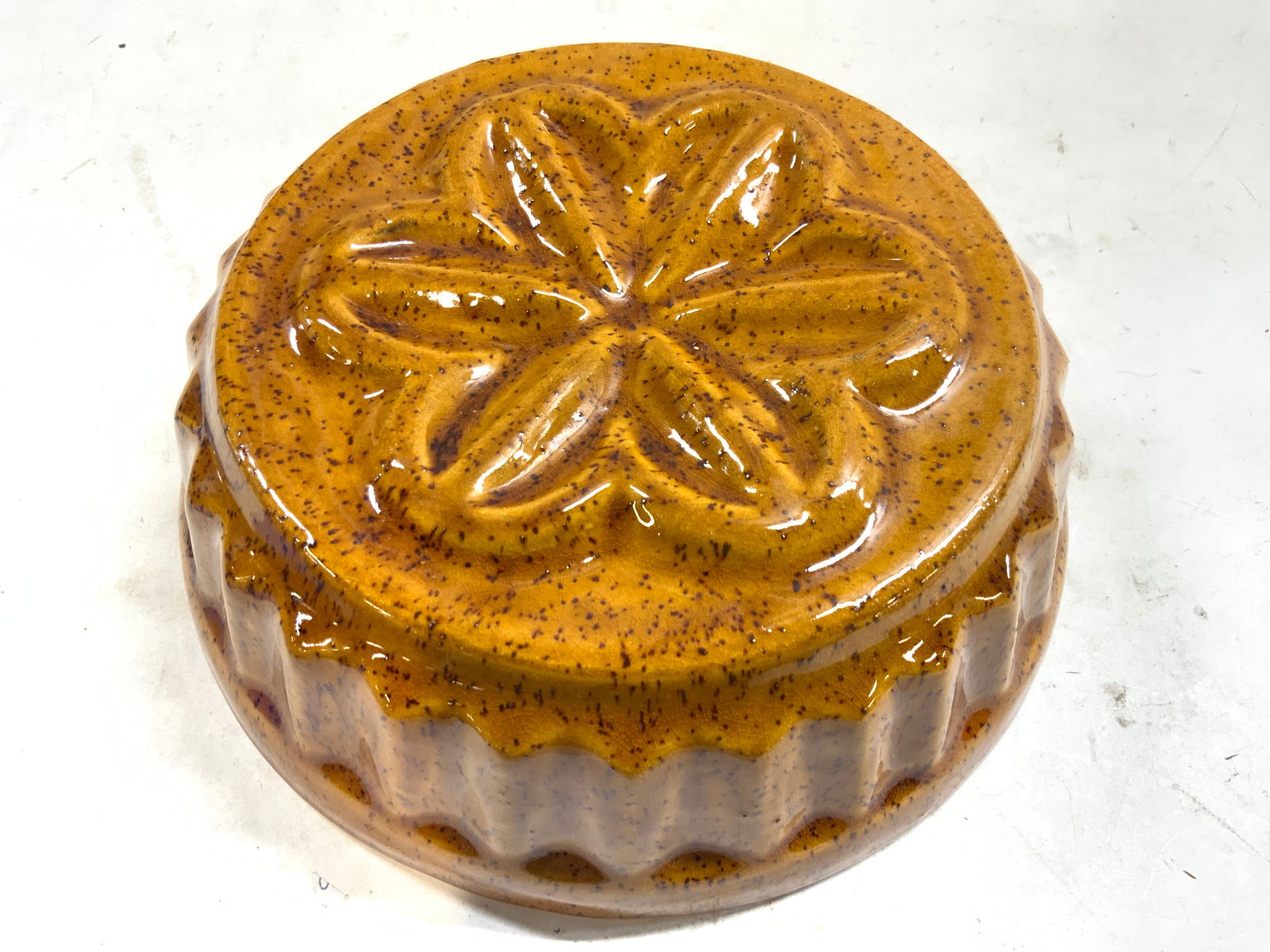 Dr. Oetker Vintage Ceramic Cake Mold (1 of 8)