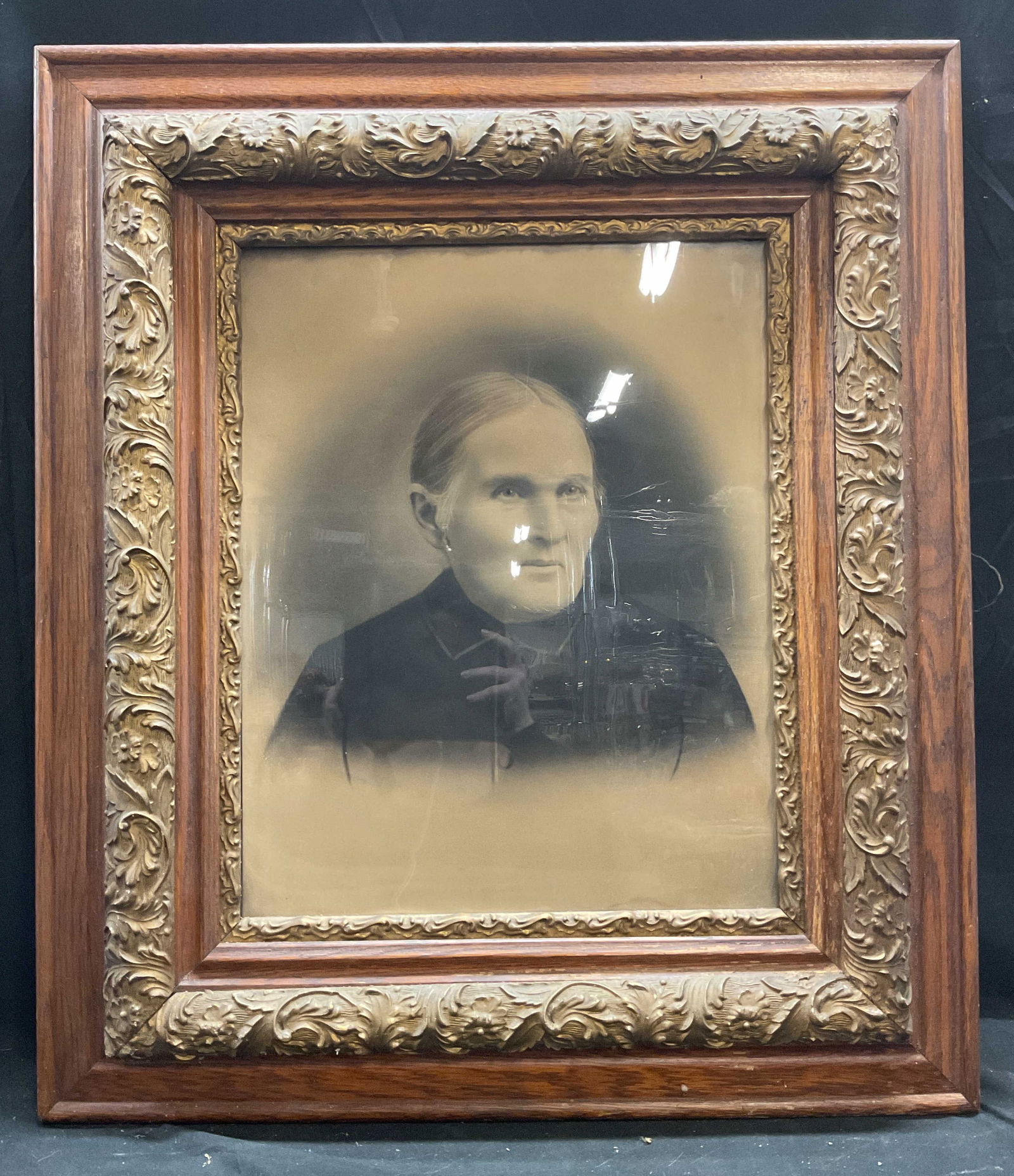 Framed Antique Portrait Of A Woman (1 of 6)