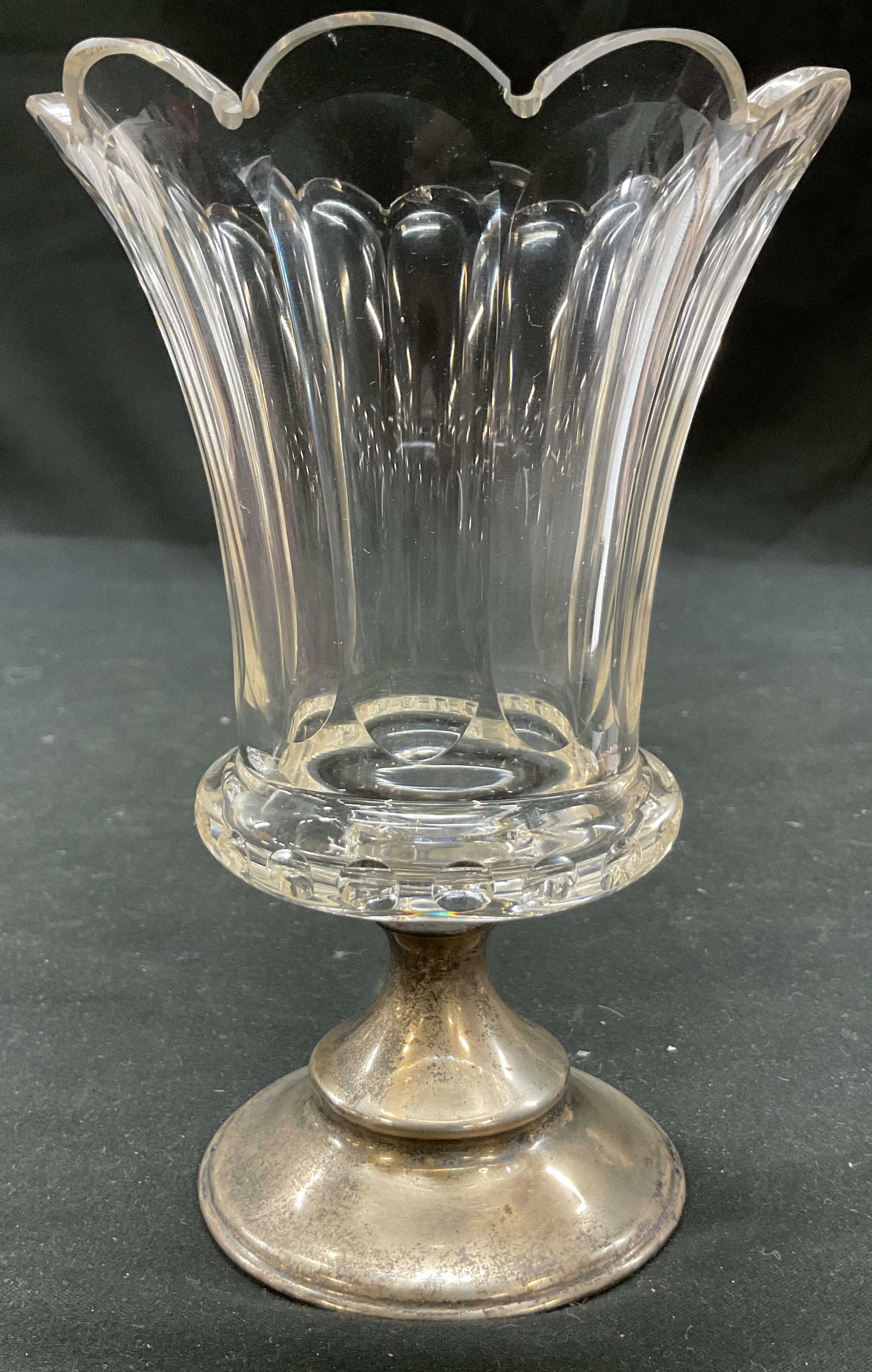 Atq Glass & Sterling Silver Sundae Cup Bowl: Antique glass & Sterling silver sundae cup or bowl. Hallmarked illegibly at lower rim. Scalloped edge, tulip shaped sundae glass cup with pedestal foot. Green felt underside. Measures 6 x 4 inches. Li