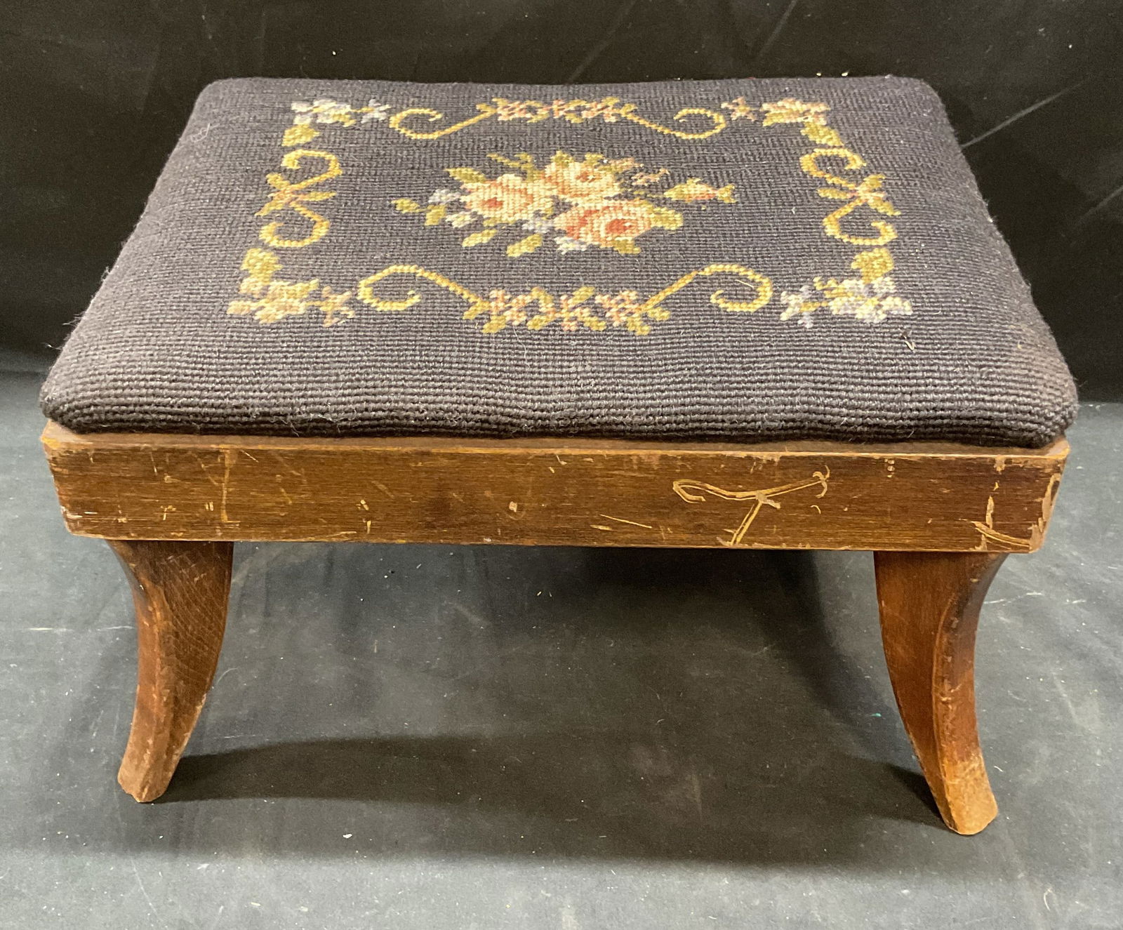 1950 Handmade Needlepoint Stool, Ulmann Co USA (1 of 10)