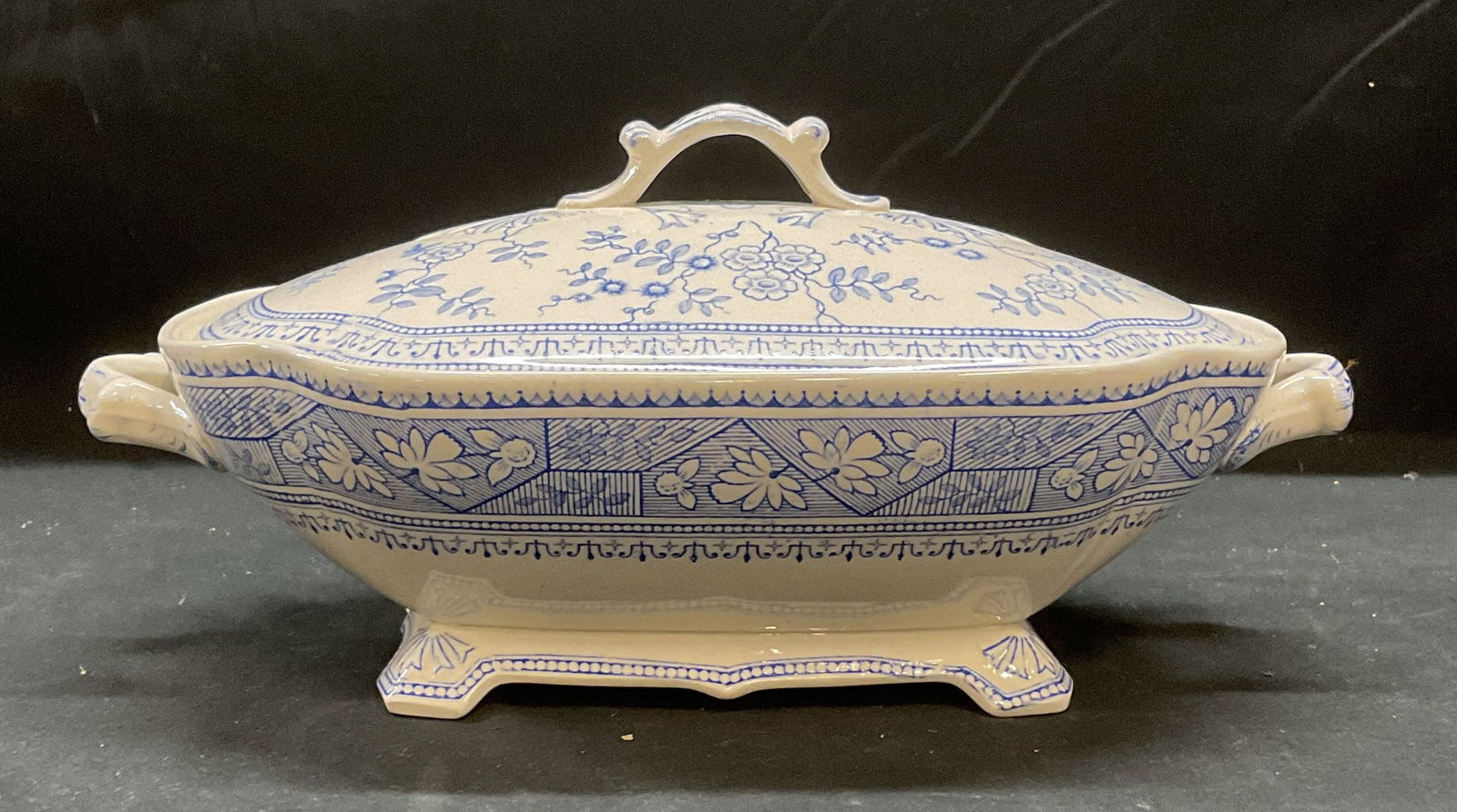 Antique L S & S Gordon Covered Dish (1 of 6)