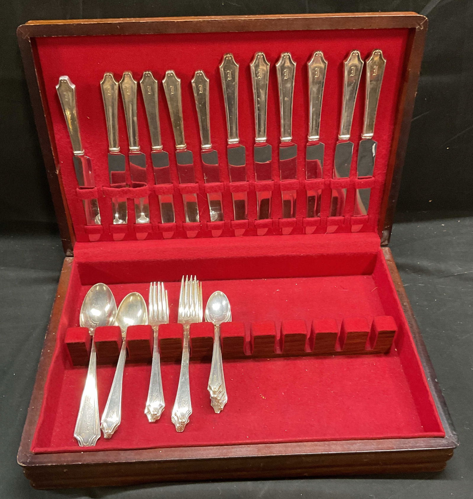 Set 44 International Minuet Sterling Silverware (1 of 12)