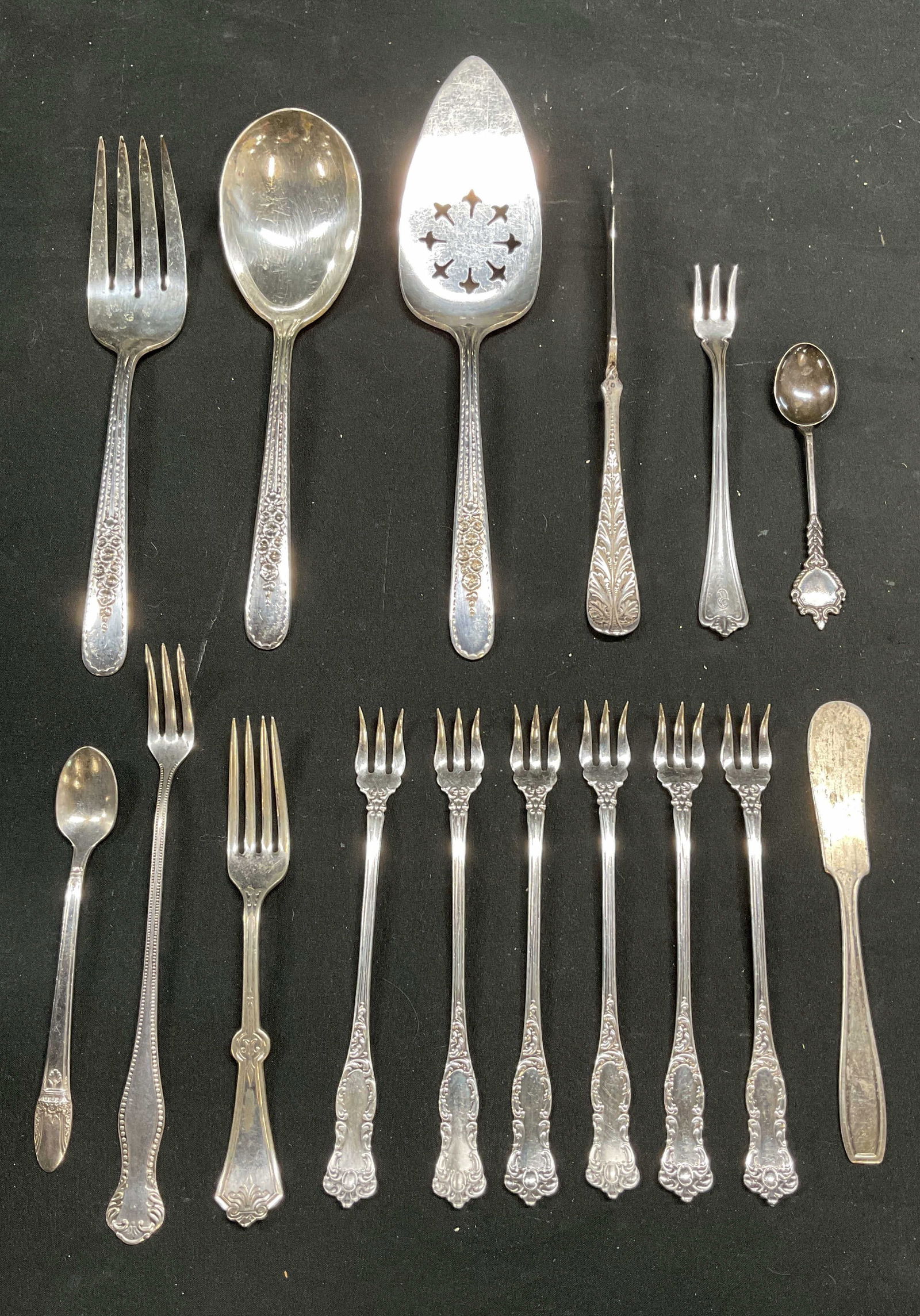 16 Antq & Vtg Silver Pl Flatware, Rogers + More (1 of 11)