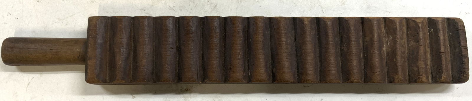 Antq Hand Carved Wooden Mangle Board 24.5in (1 of 8)