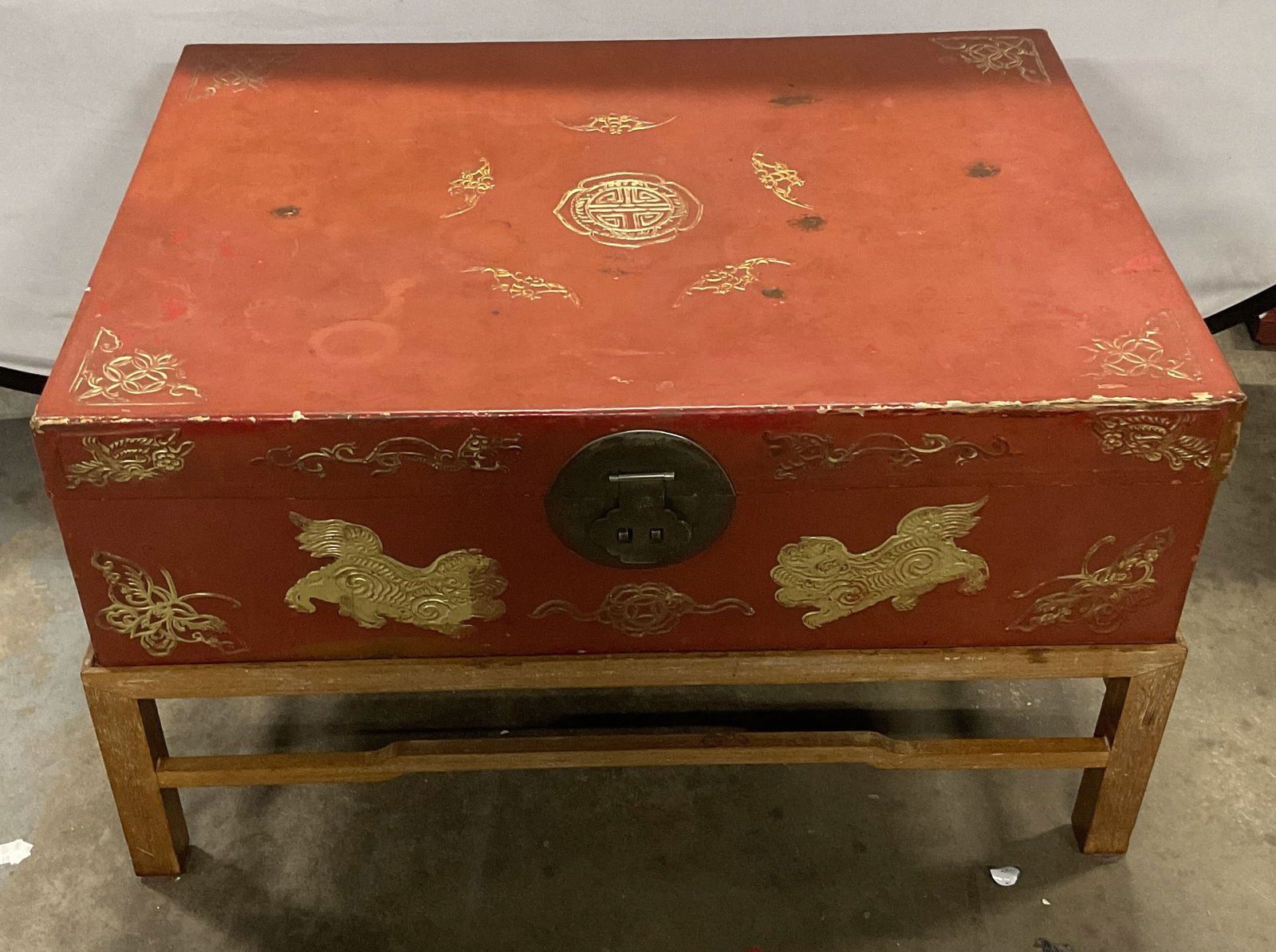 Vintage Chinese Gilt Lacquered Luggage Chest (1 of 10)