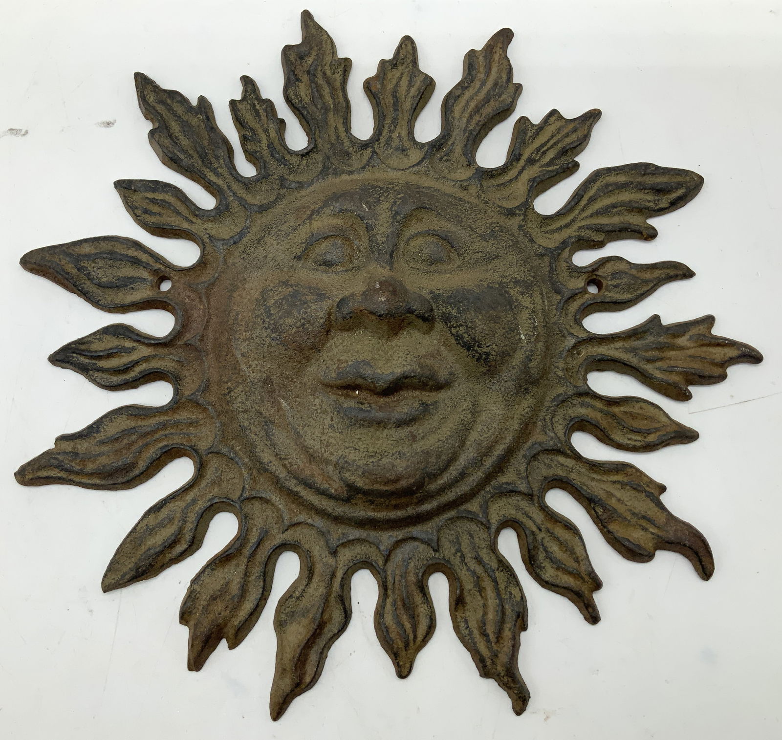 Antique Cast Iron Smiling Sun Face Plaque 10in (1 of 8)