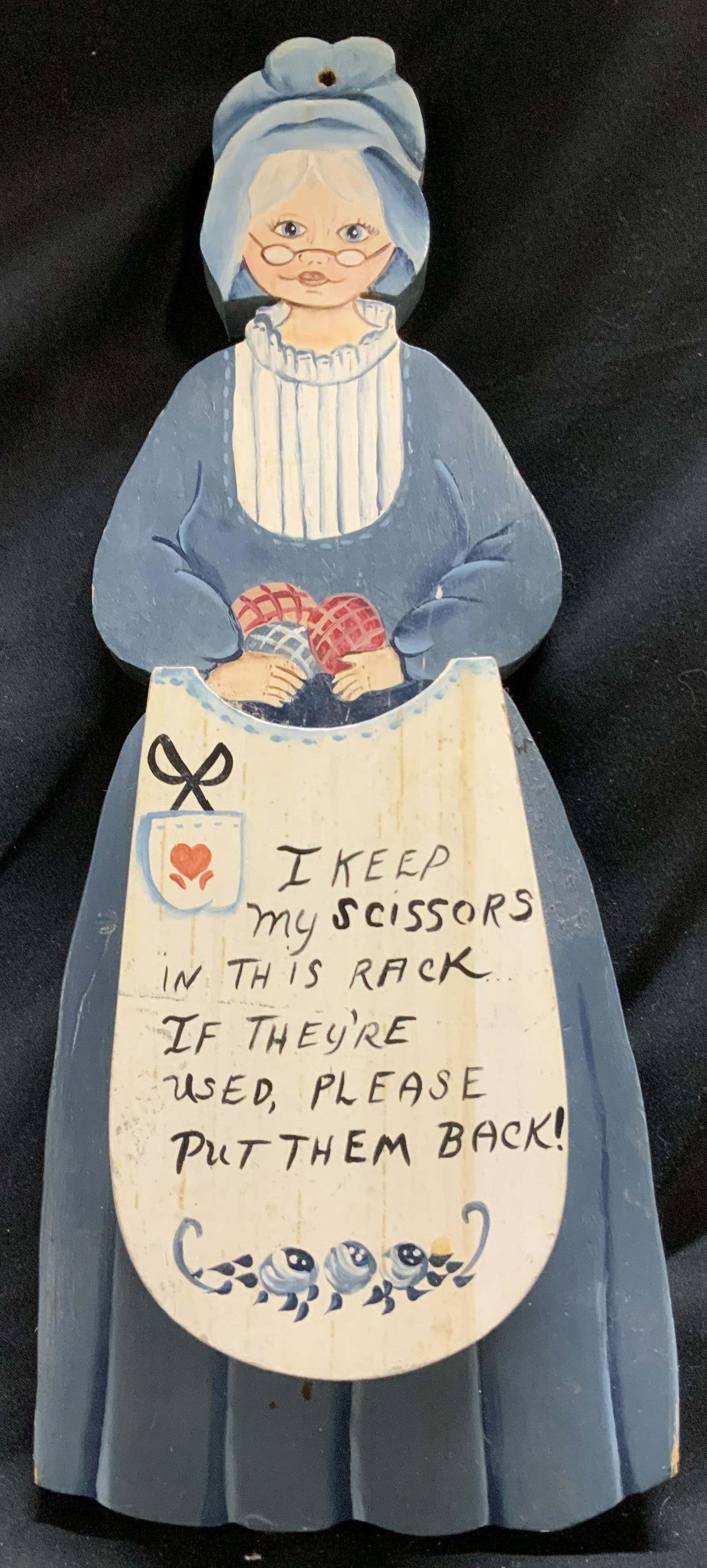 Vntg Hand Painted Wooden Scissor Rack Sign (1 of 6)