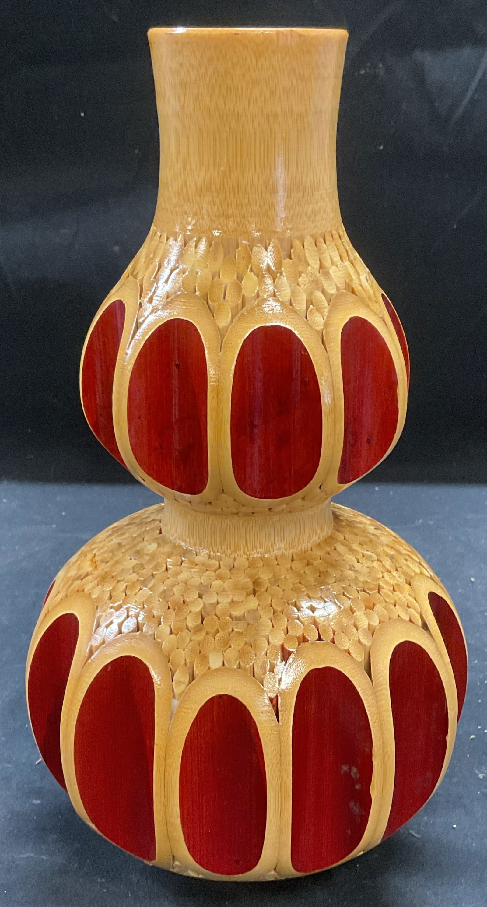 Vintage MCM Handcrafted Bamboo Vase: Vintage mid century modern bamboo vase. Handcrafted. Double gourd shape. Scalloped design with natural wood and red finish. Measures approx 5 x 10 inches. Vase, vintage vase, bamboo vase, decorative a