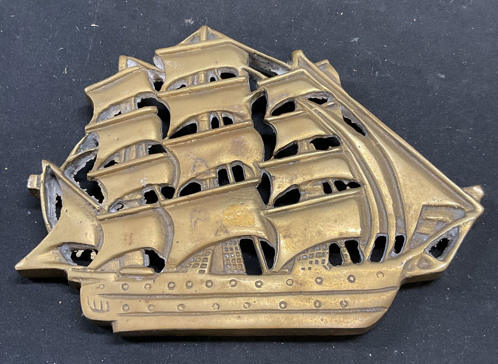 Vintage Heavy Cast Brass Ship Trivet (1 of 6)