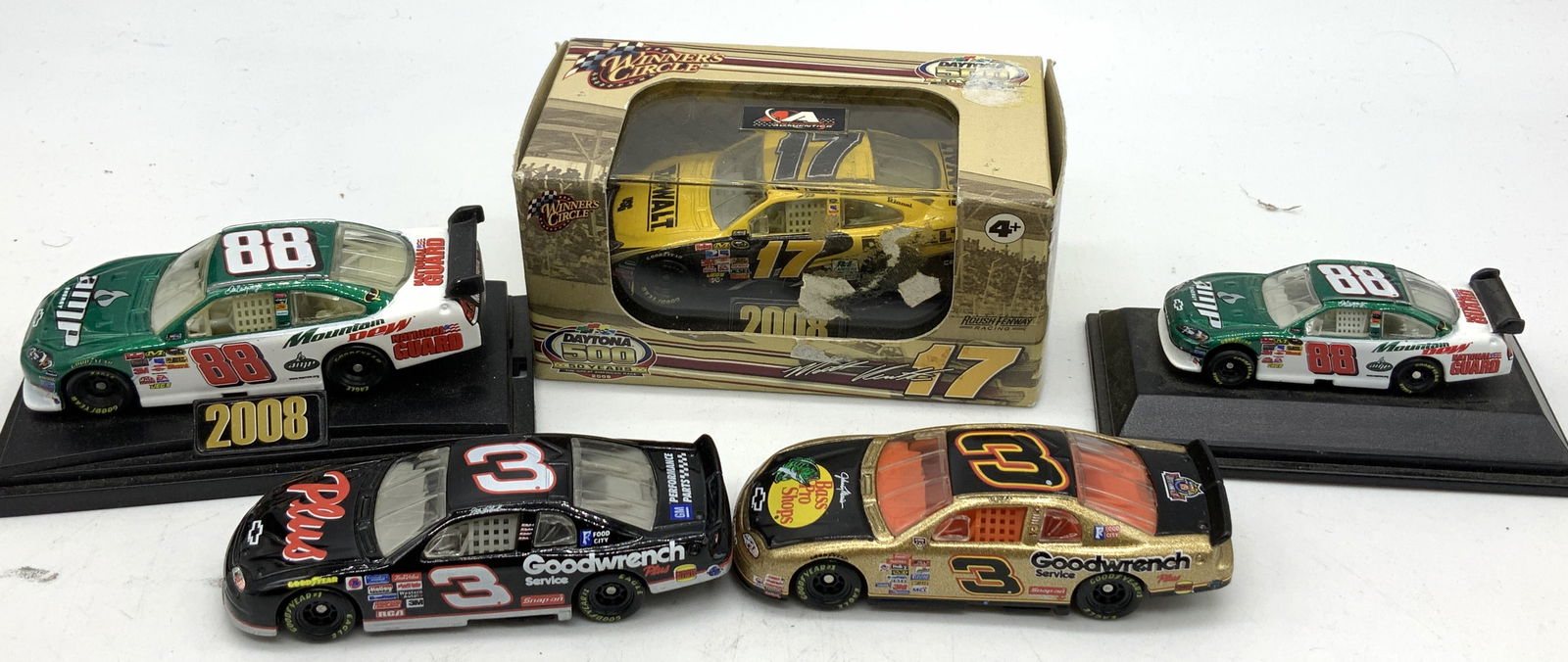 Lot 5 Assorted NASCAR 1:64 Die-Cast Metal Cars (1 of 7)