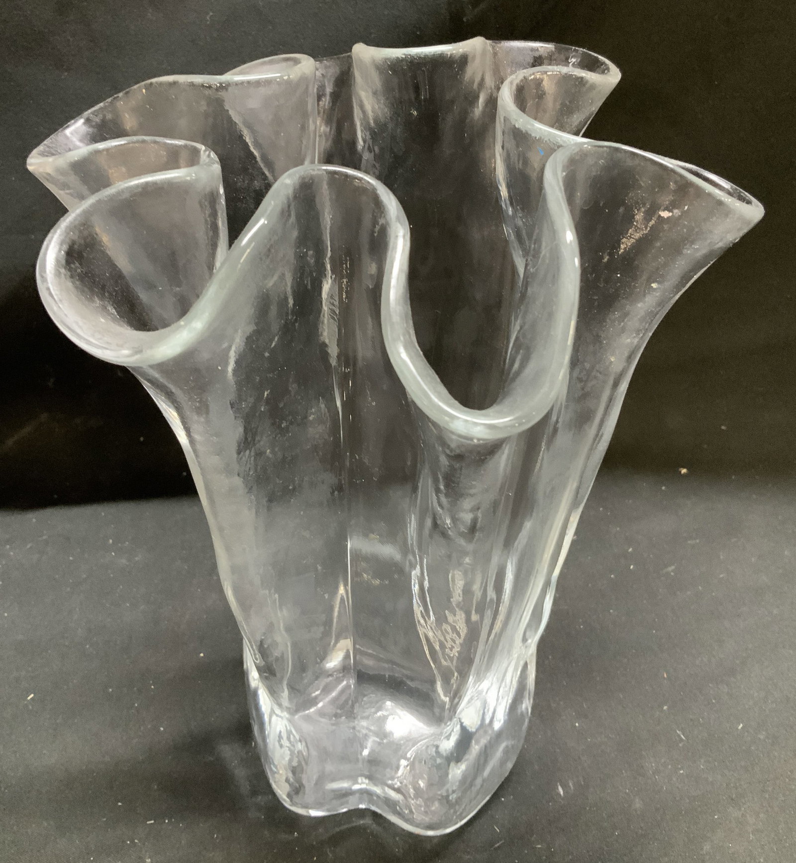 Vntg Hand Blown Handkerchief Ruffle Glass Vase: Glass vase features a distinctive ruffled rim. Surface wear consistent to age, use & exposure. Measurements: length 6.7in x width 3.3in. Glass vase, ruffled glass vase, home decor, home accessories, t