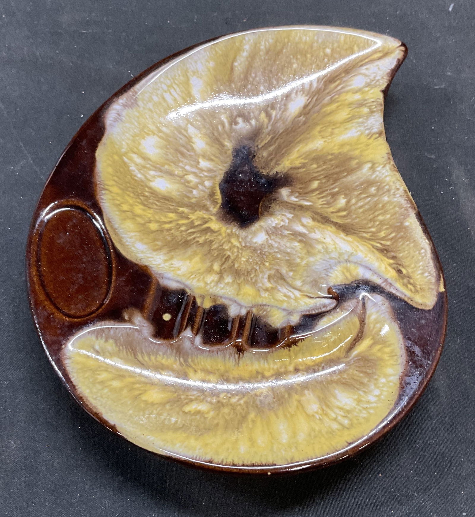 MCM Art Pottery Teardrop Ashtray, Japan (1 of 6)