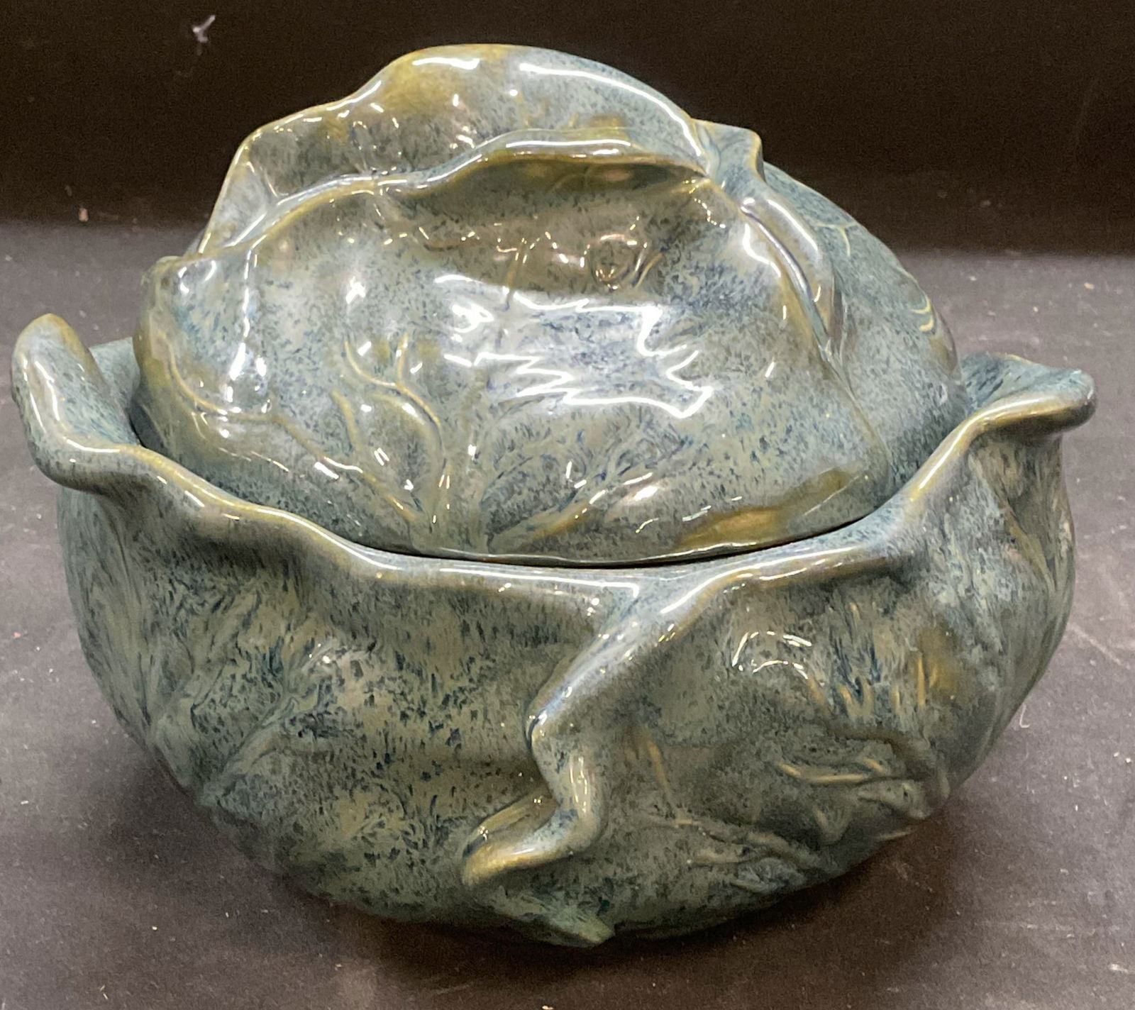 Vintage MCM Blue Ceramic Cabbage Bowl Lid: Vintage mid century modern cabbage motif bowl with lid in blue. Measures approx 7 x 5.5 inches. Some surface wear consistent with exposure. Vintage cabbage bowl, cabbage bowl, blue bowl, ceramic bowl,